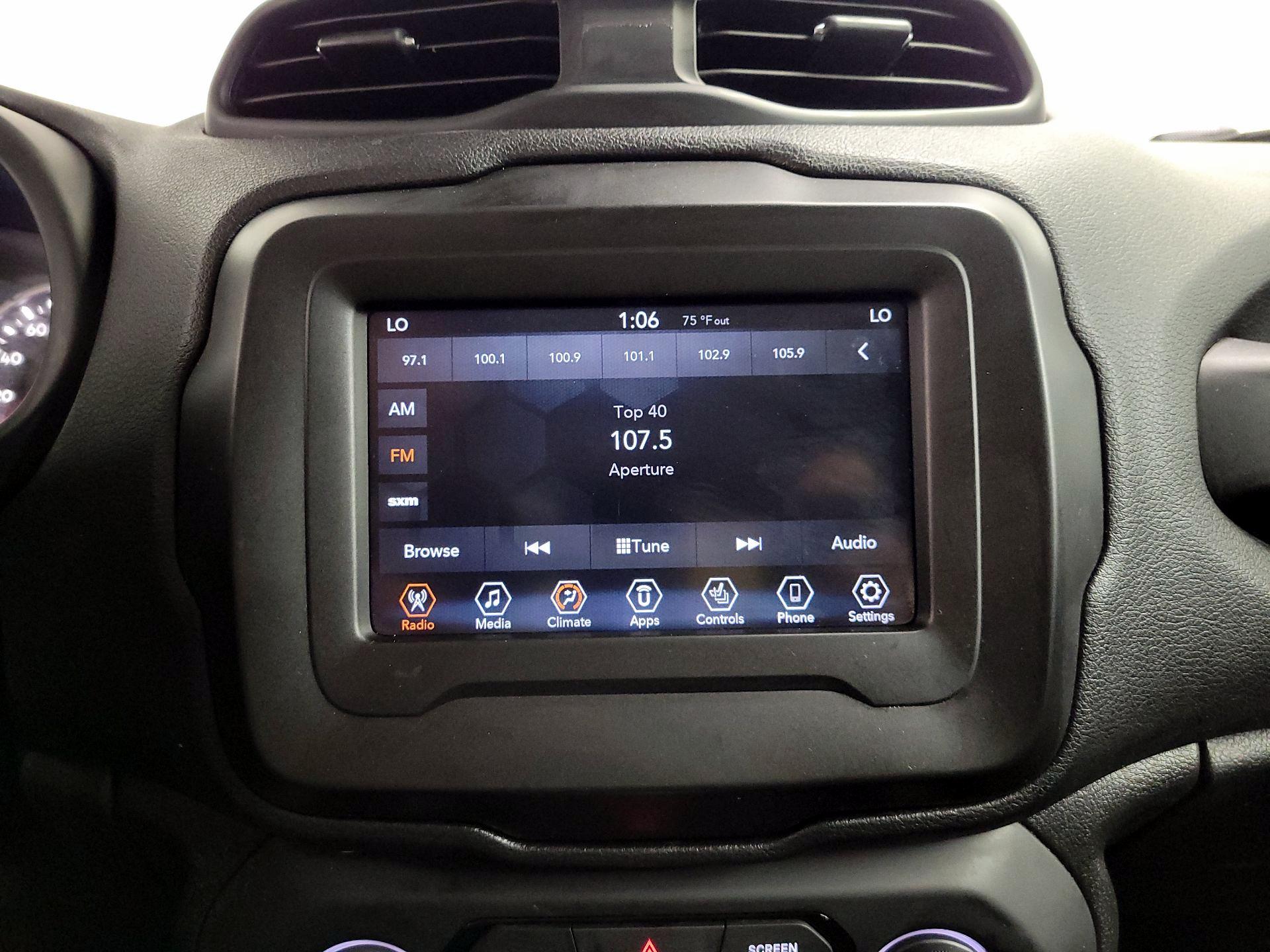 Thumbnail: 2019 Jeep Renegade - 15