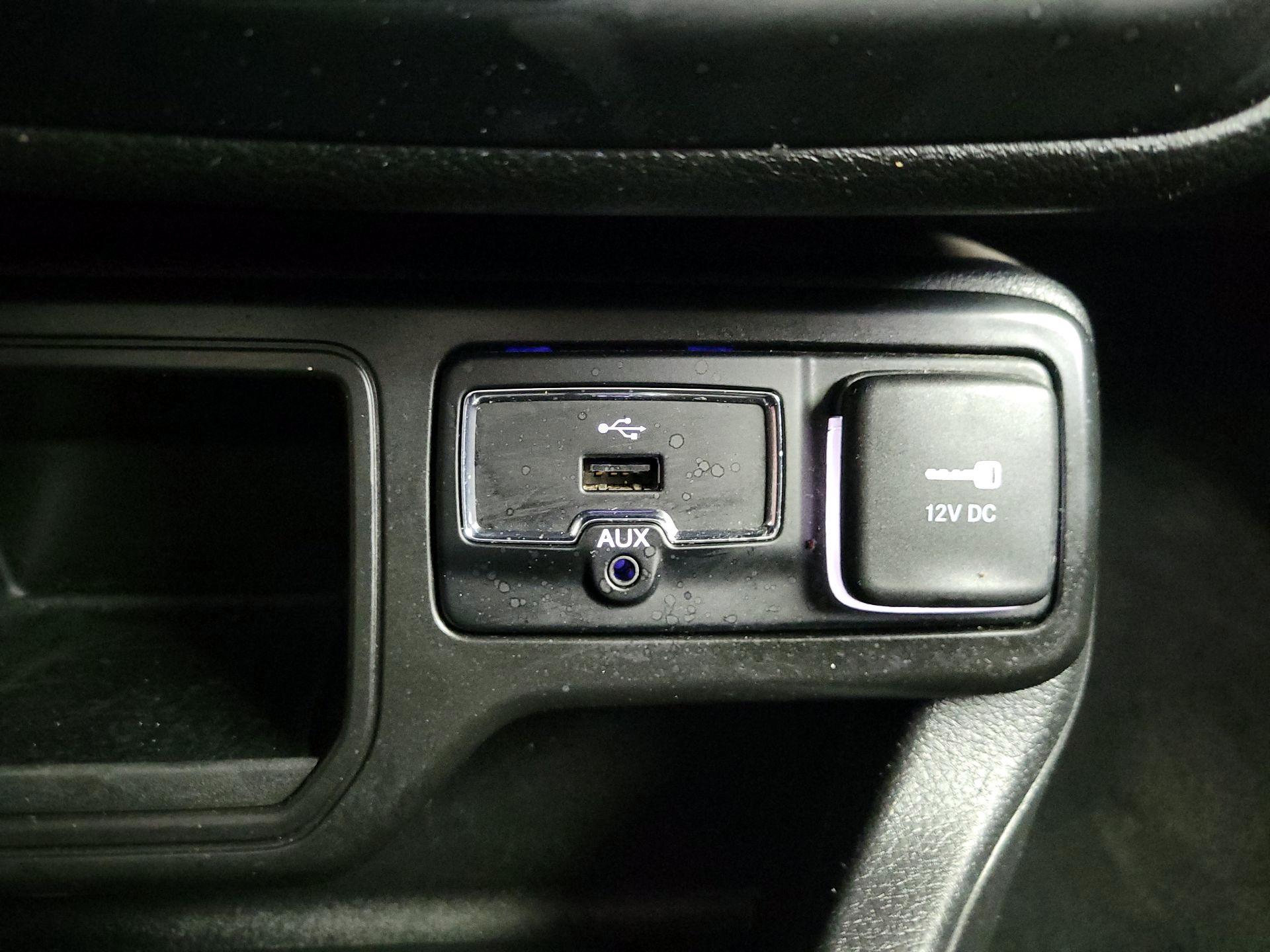 Thumbnail: 2019 Jeep Renegade - 18