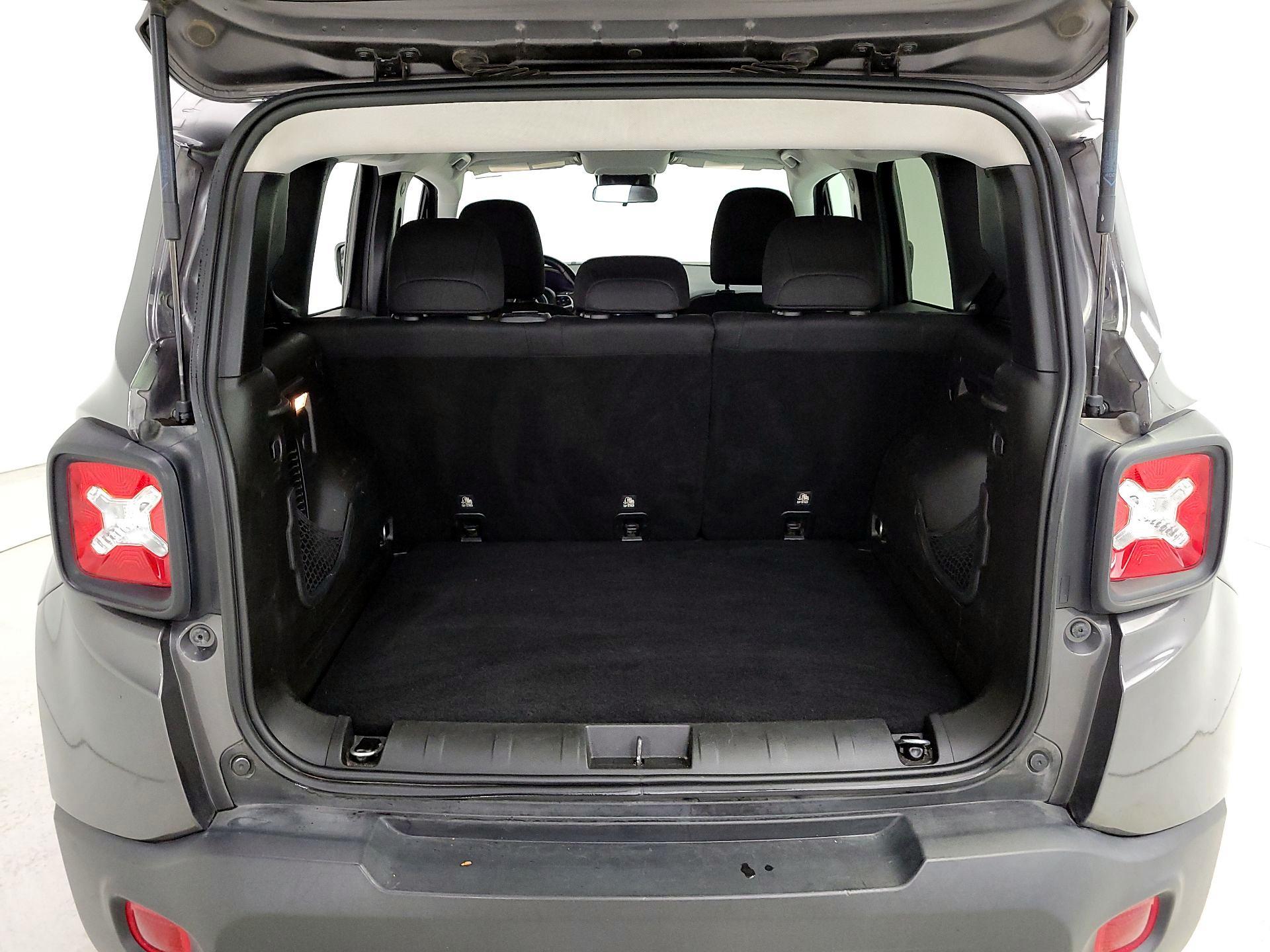 Thumbnail: 2019 Jeep Renegade - 20