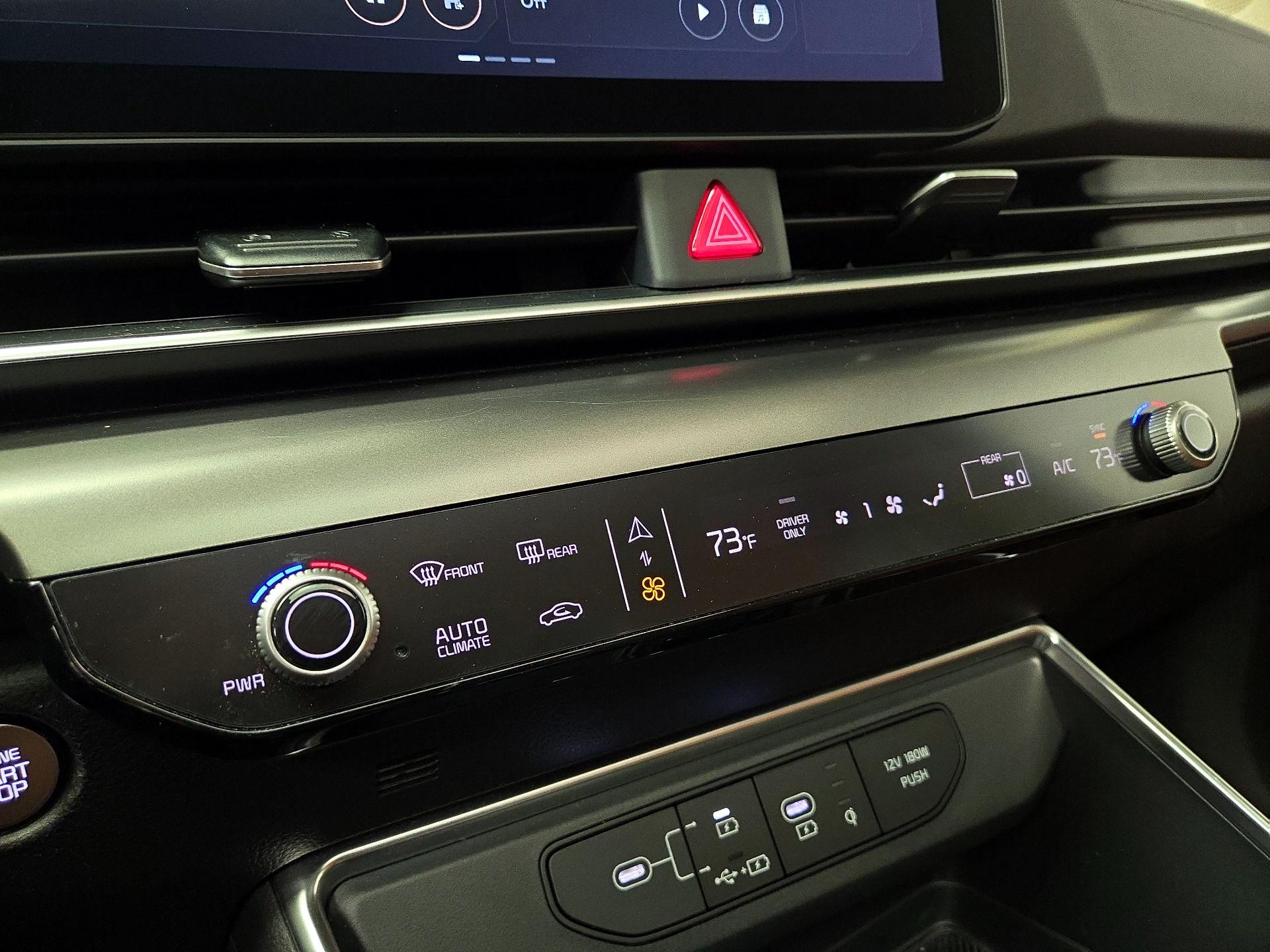 Thumbnail: 2025 Kia Carnival - 17