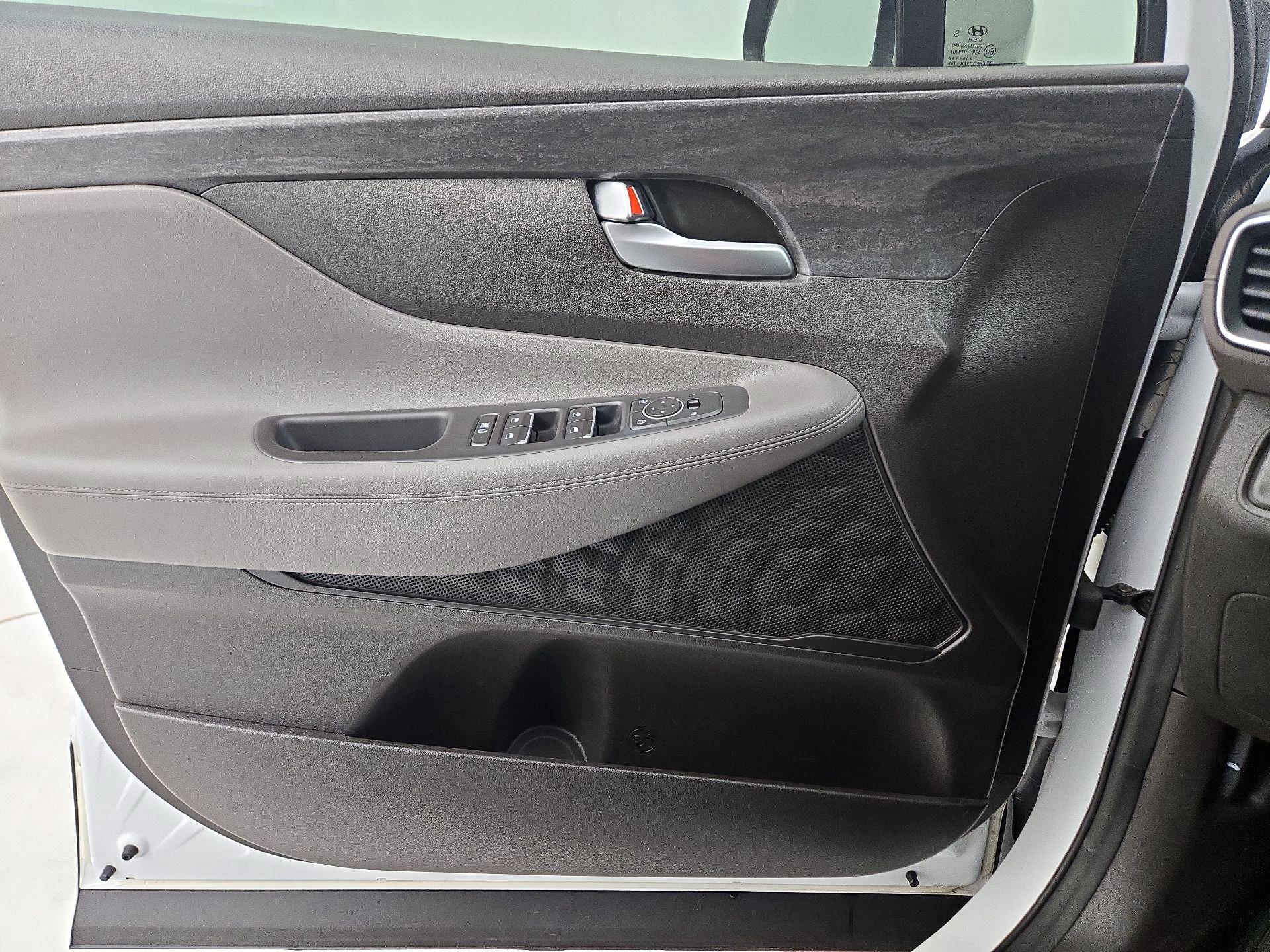 Thumbnail: 2019 Hyundai Santa Fe - 12