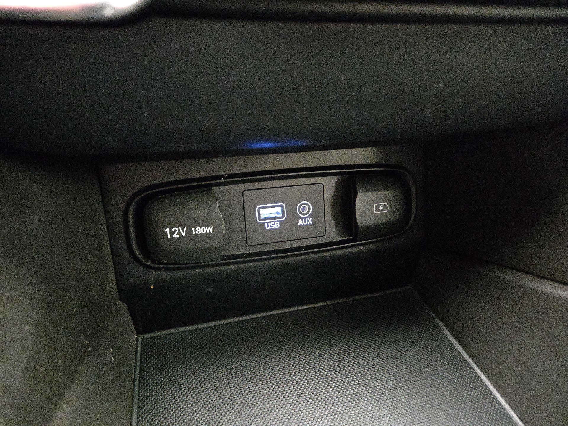 Thumbnail: 2019 Hyundai Santa Fe - 18