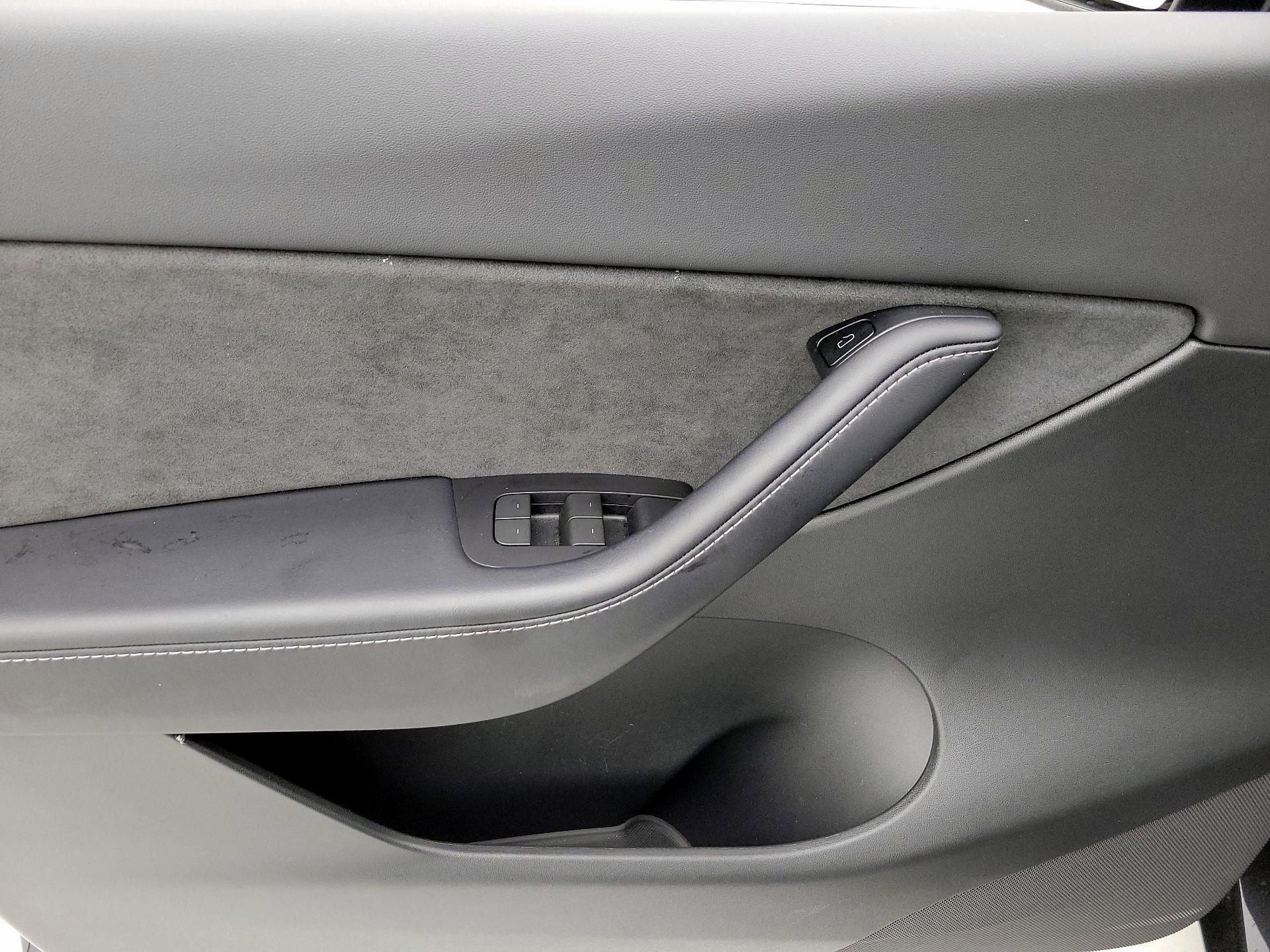 Thumbnail: 2022 Tesla Model Y - 12