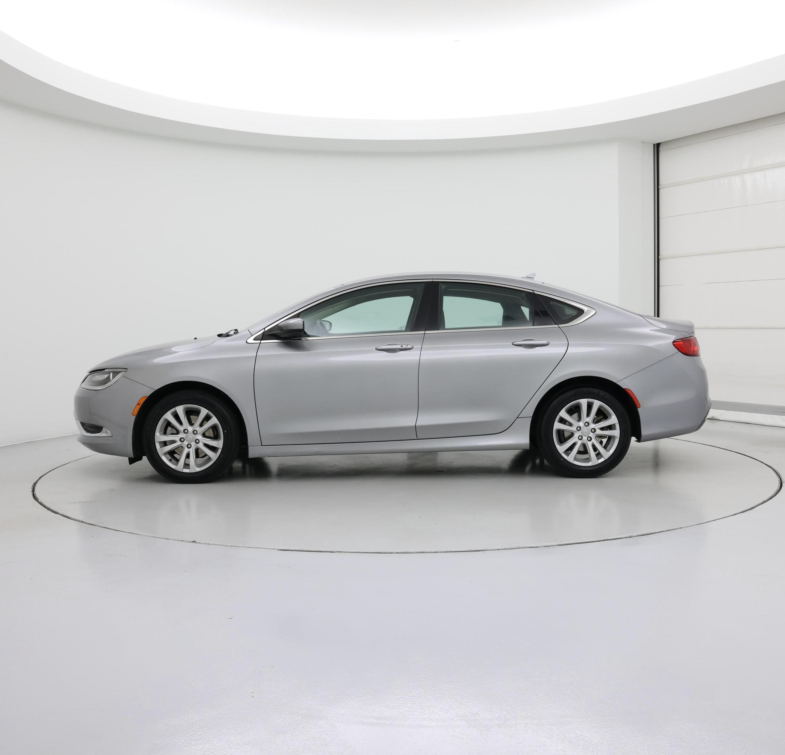 Thumbnail: 2016 Chrysler 200 - 3