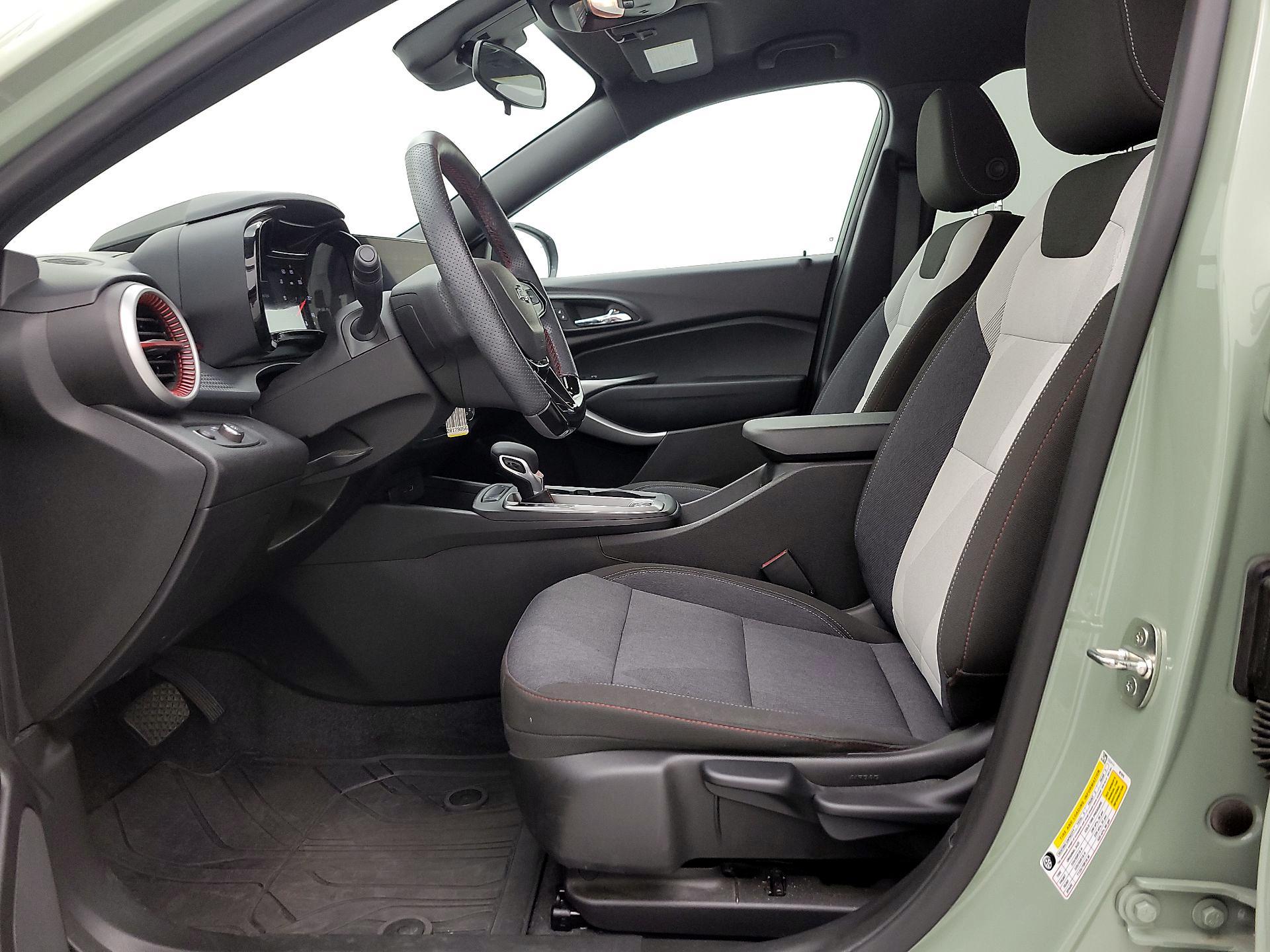 Thumbnail: 2024 Chevrolet Trax - 11