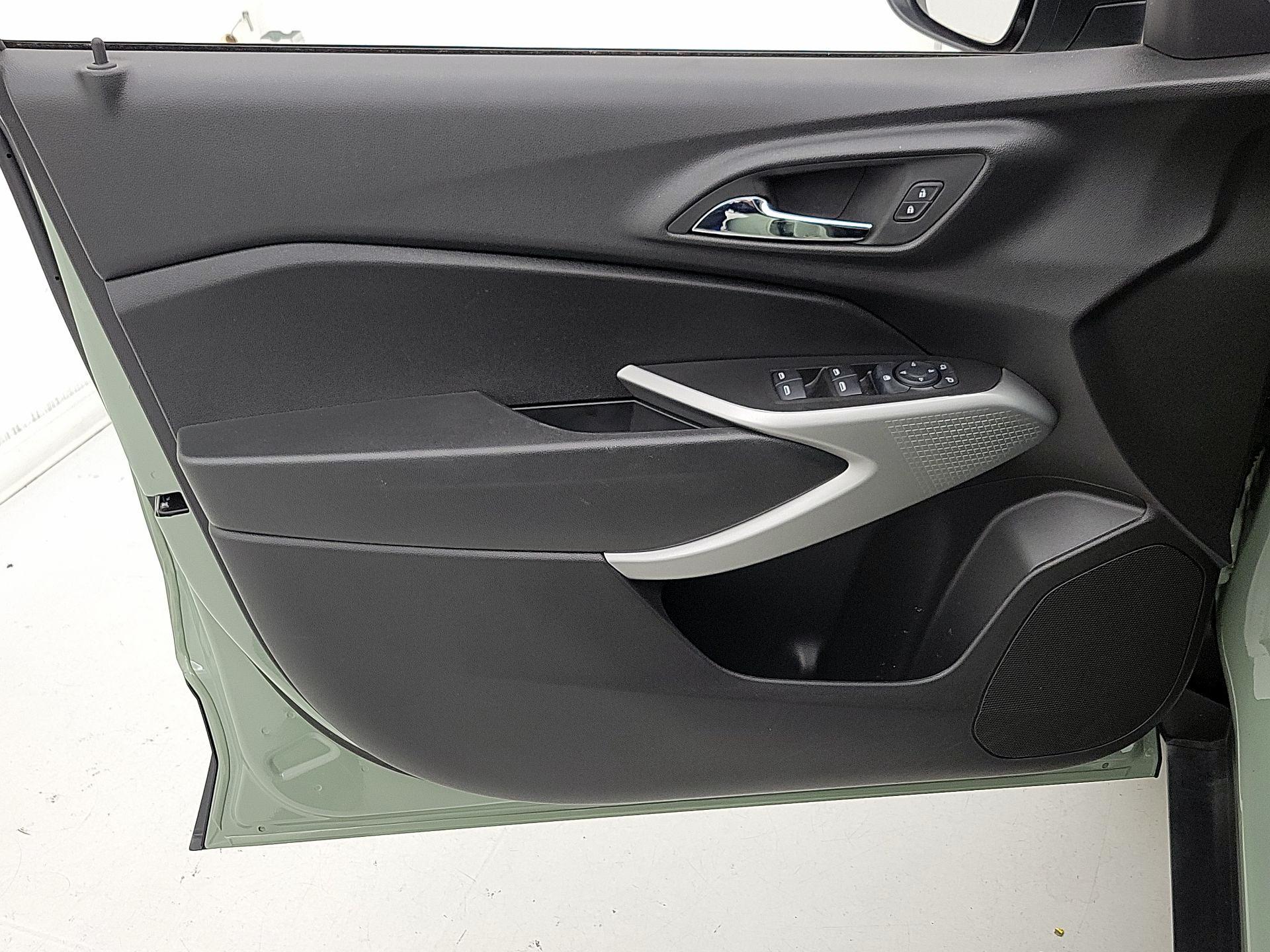 Thumbnail: 2024 Chevrolet Trax - 12