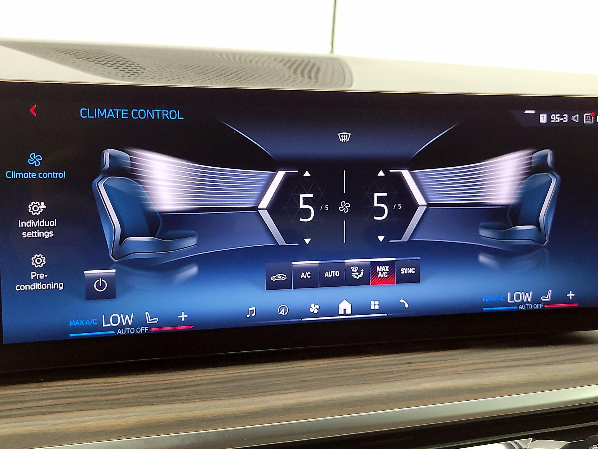 Thumbnail: 2025 BMW X5 - 17