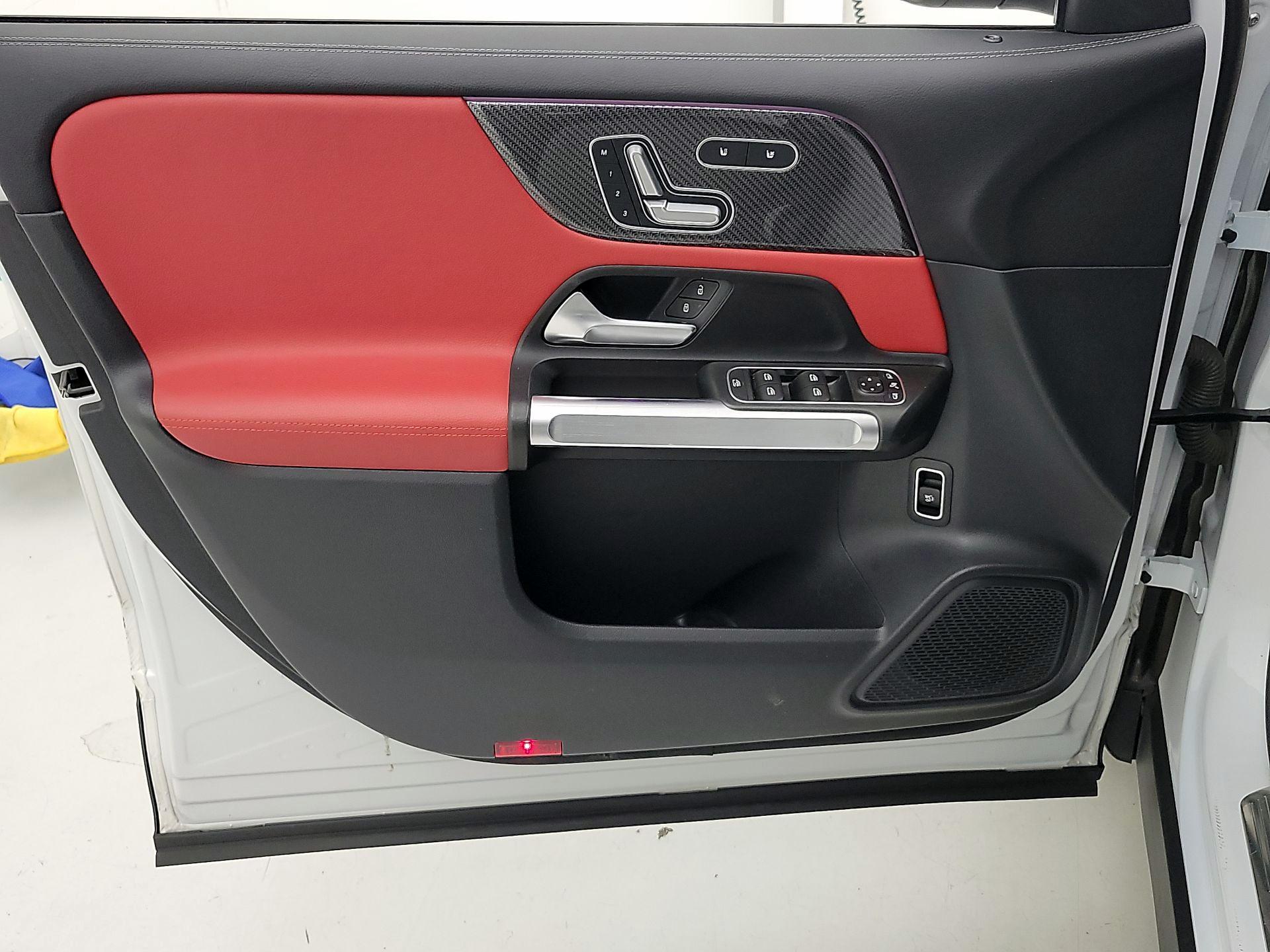 Thumbnail: 2022 Mercedes-Benz GLB - 12