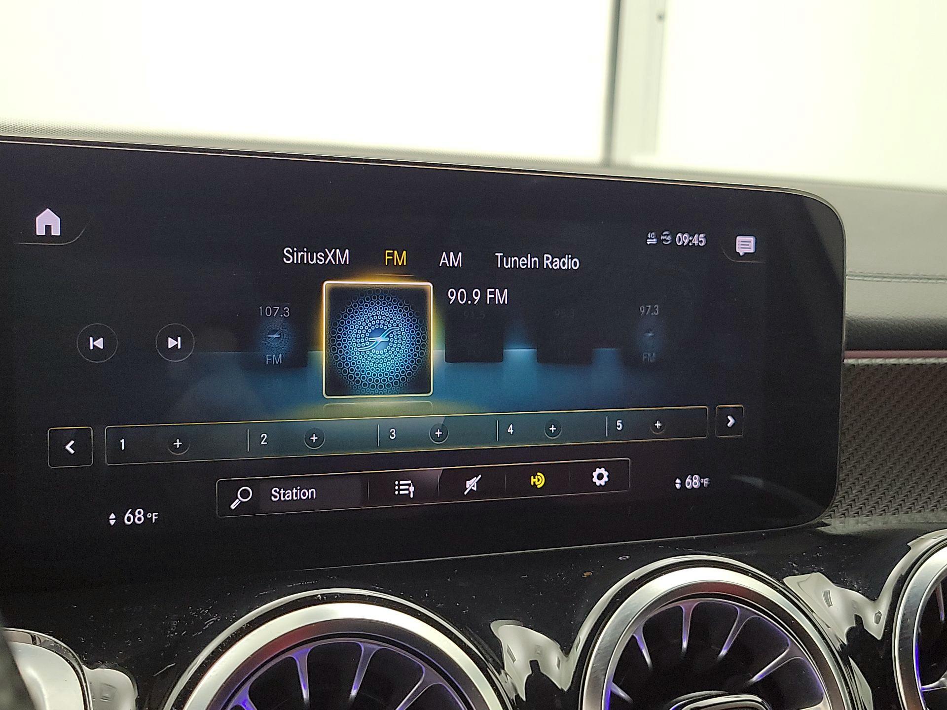 Thumbnail: 2022 Mercedes-Benz GLB - 15