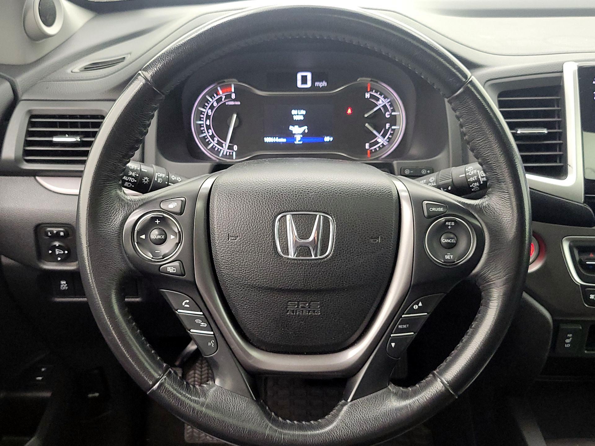 Thumbnail: 2017 Honda Pilot - 10