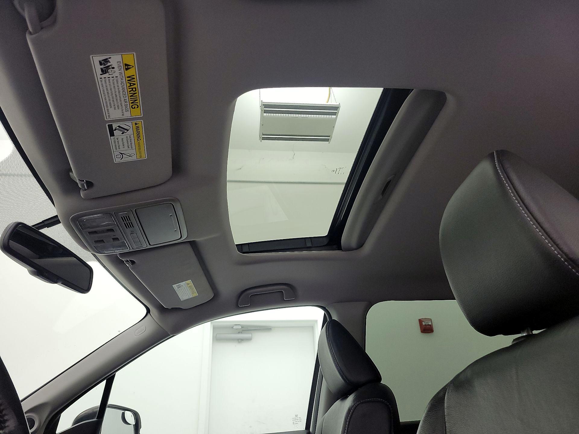 Thumbnail: 2017 Honda Pilot - 19