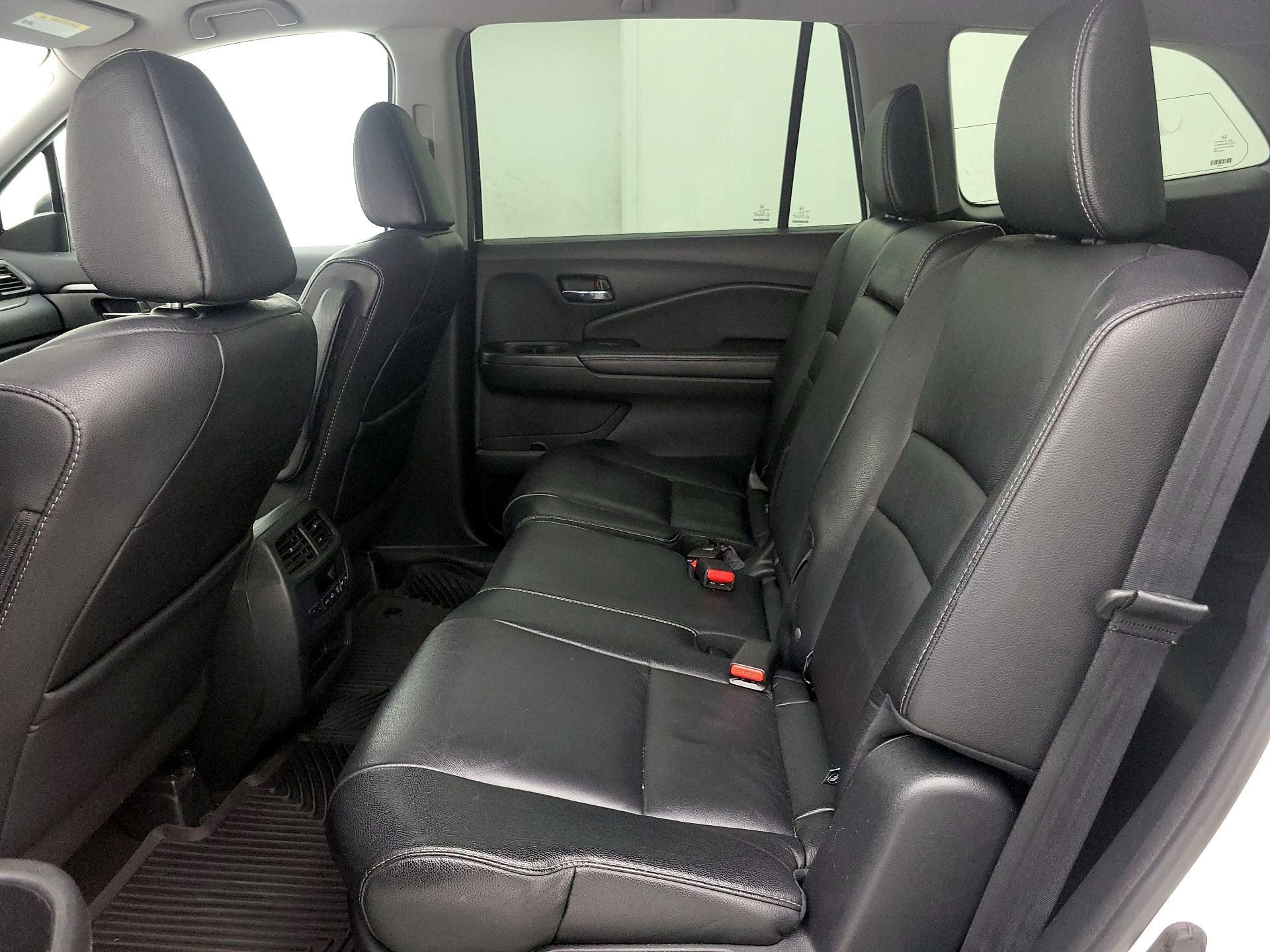 Thumbnail: 2017 Honda Pilot - 20