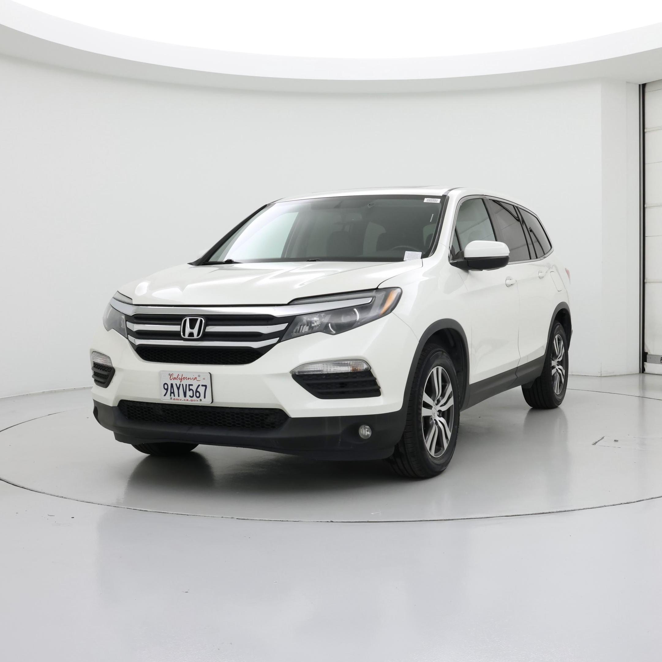 Thumbnail: 2017 Honda Pilot - 4