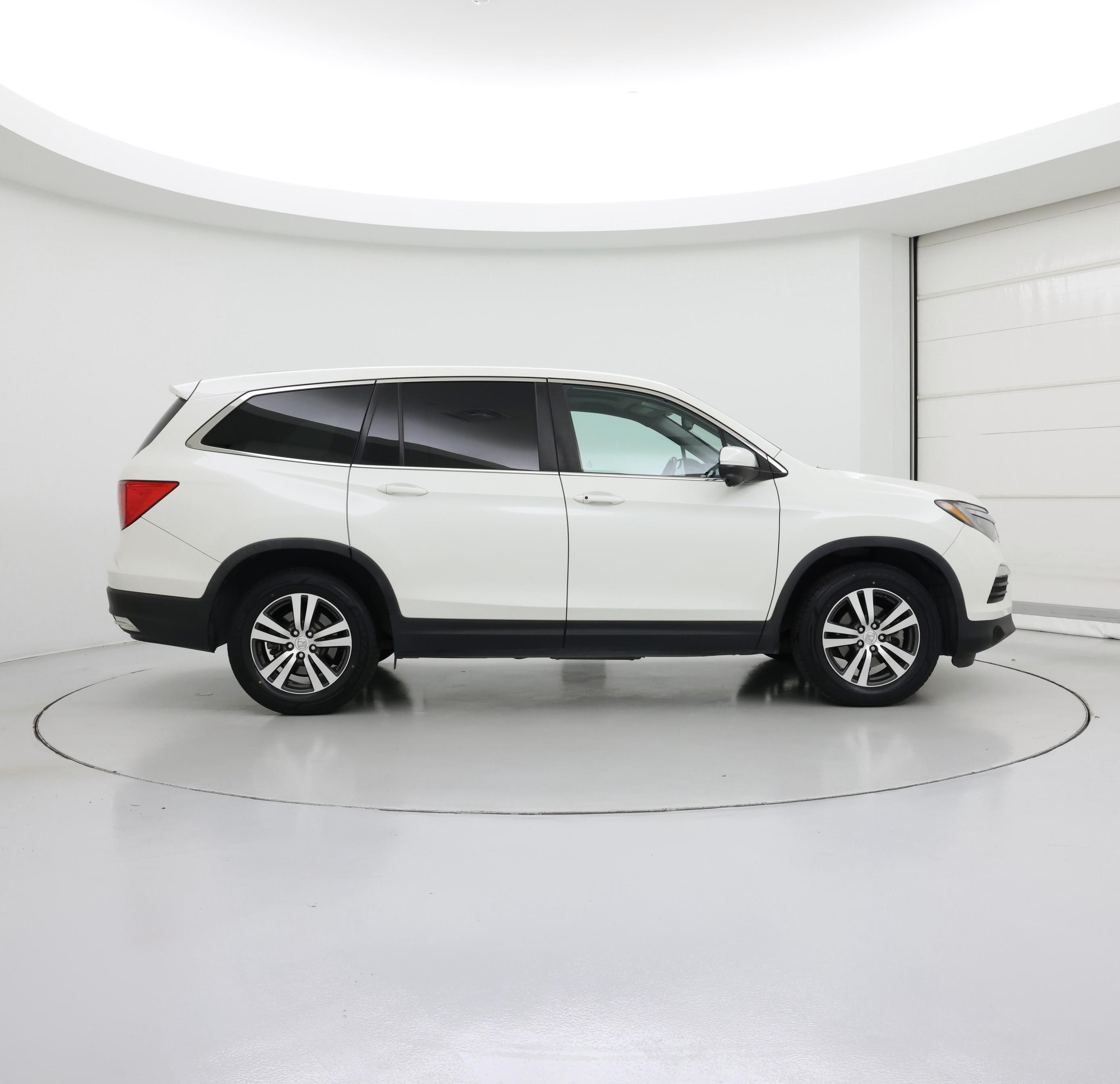 Thumbnail: 2017 Honda Pilot - 7