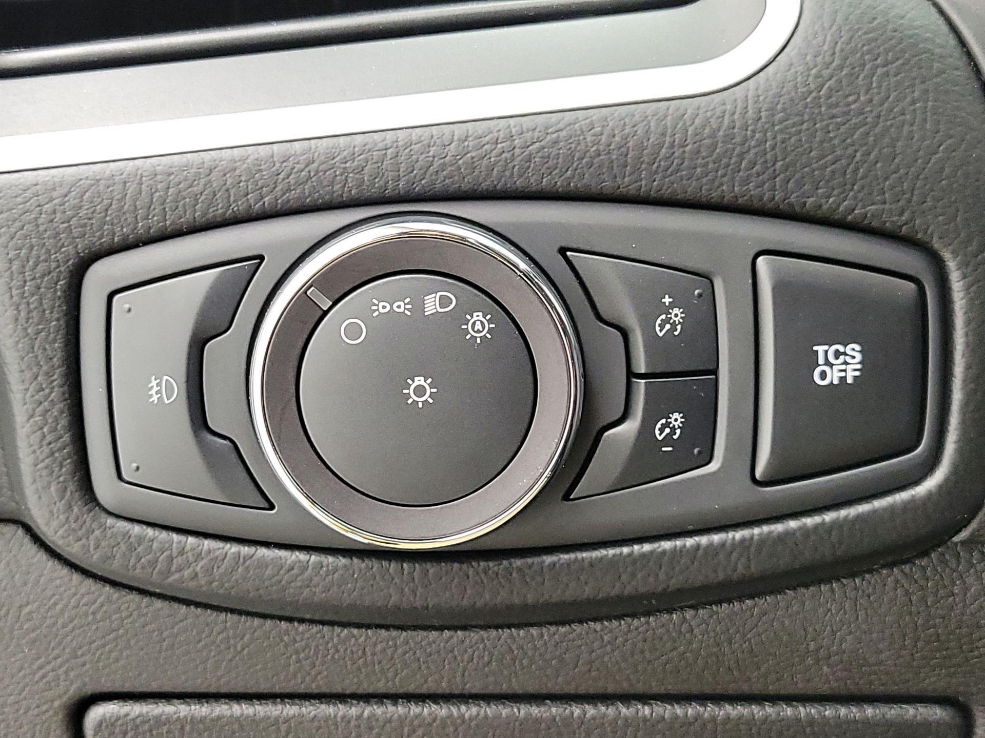 Thumbnail: 2019 Ford Edge - 13