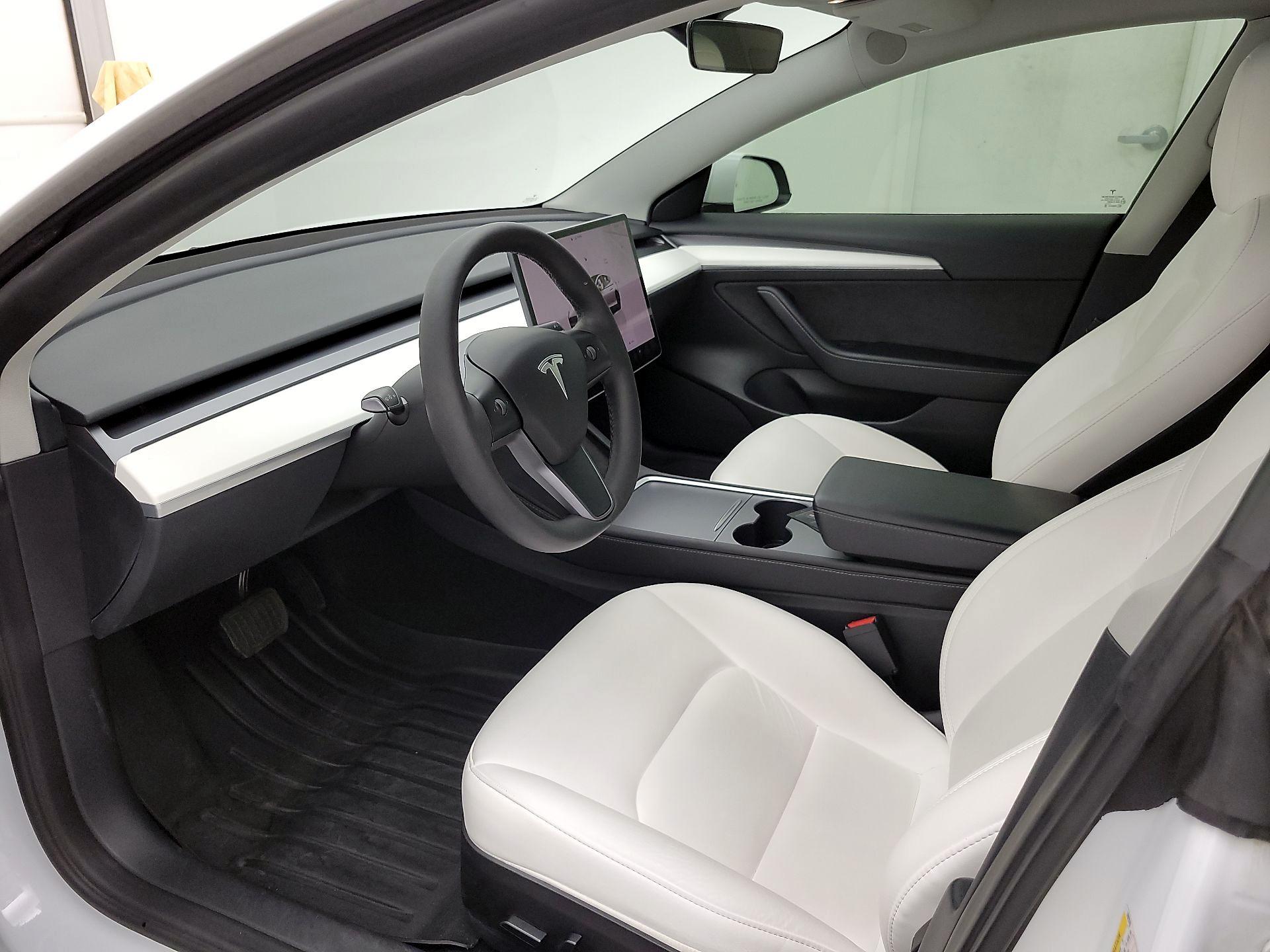 Thumbnail: 2022 Tesla Model 3 - 11