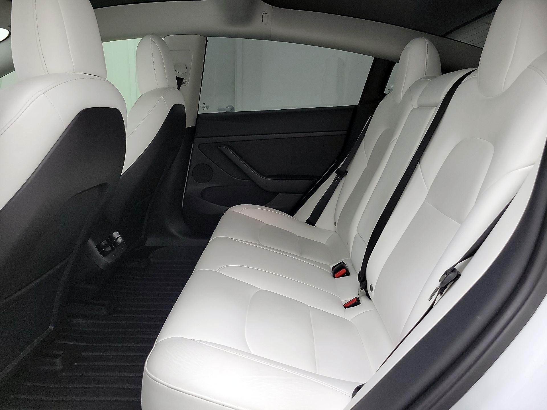 Thumbnail: 2022 Tesla Model 3 - 19