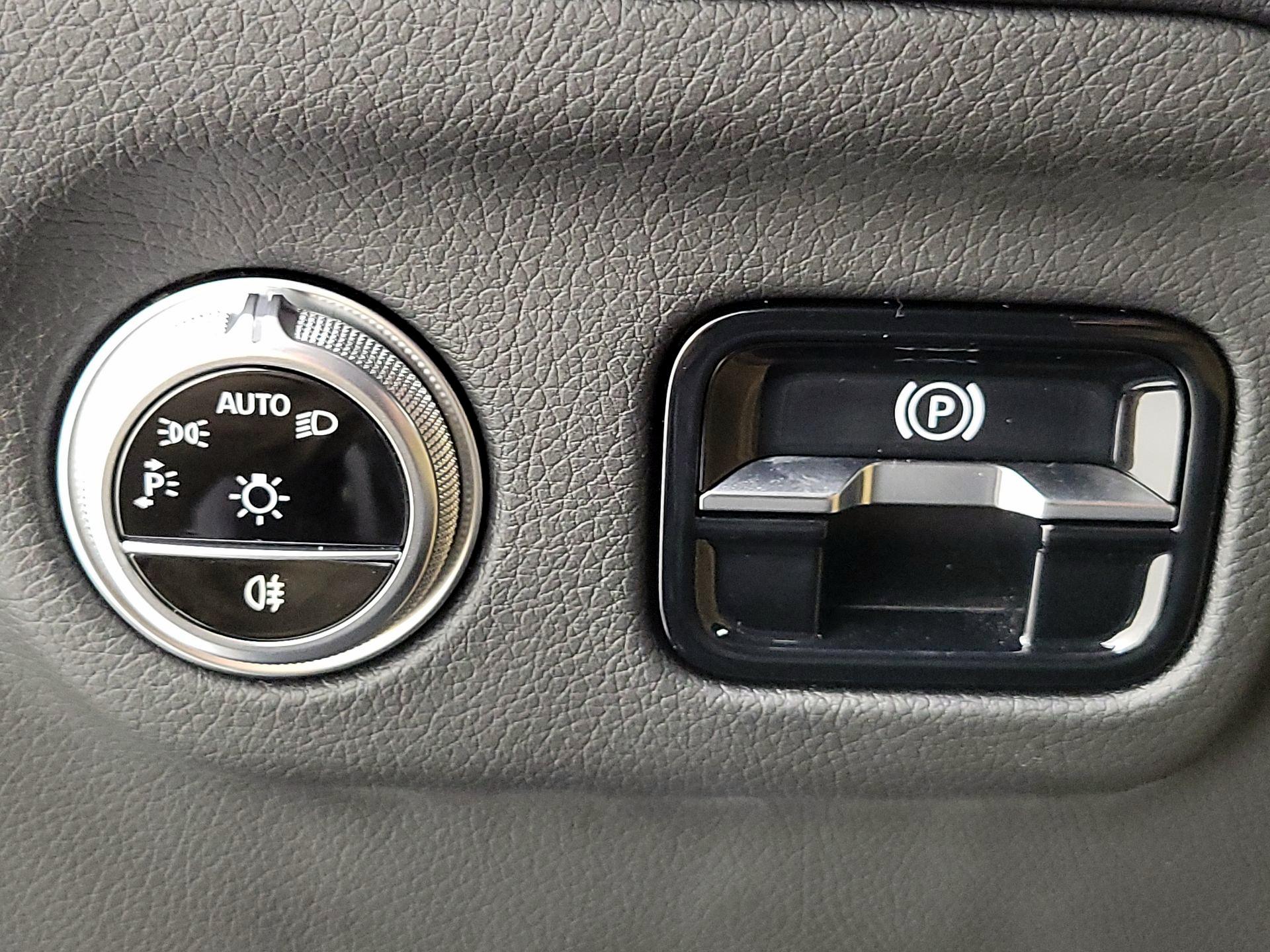 Thumbnail: 2023 Mercedes-Benz EQS - 13