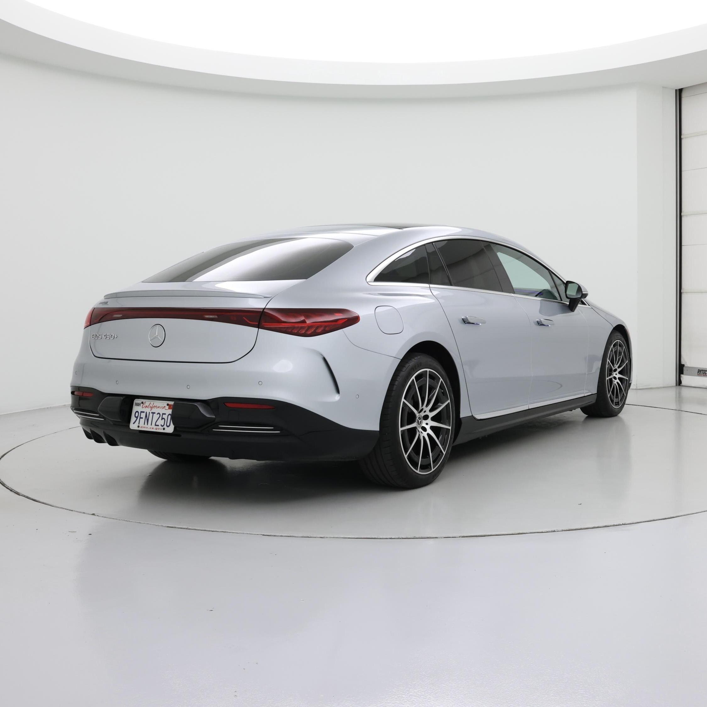 Thumbnail: 2023 Mercedes-Benz EQS - 8