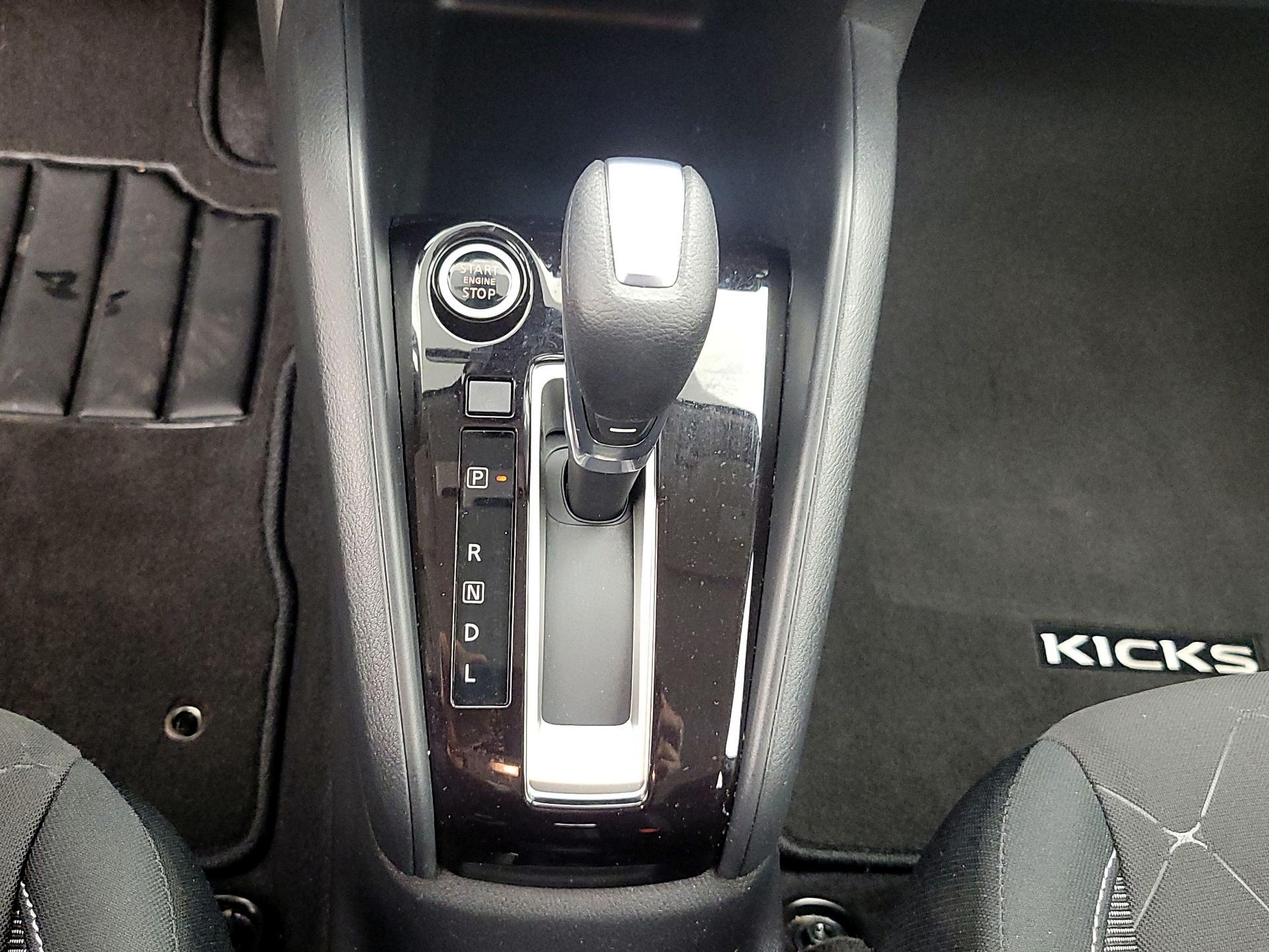 Thumbnail: 2020 Nissan Kicks - 17