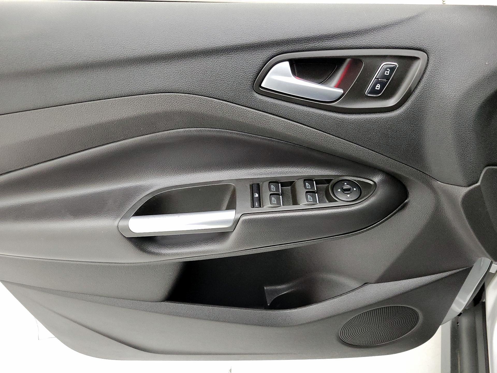 Thumbnail: 2016 Ford C-Max - 12