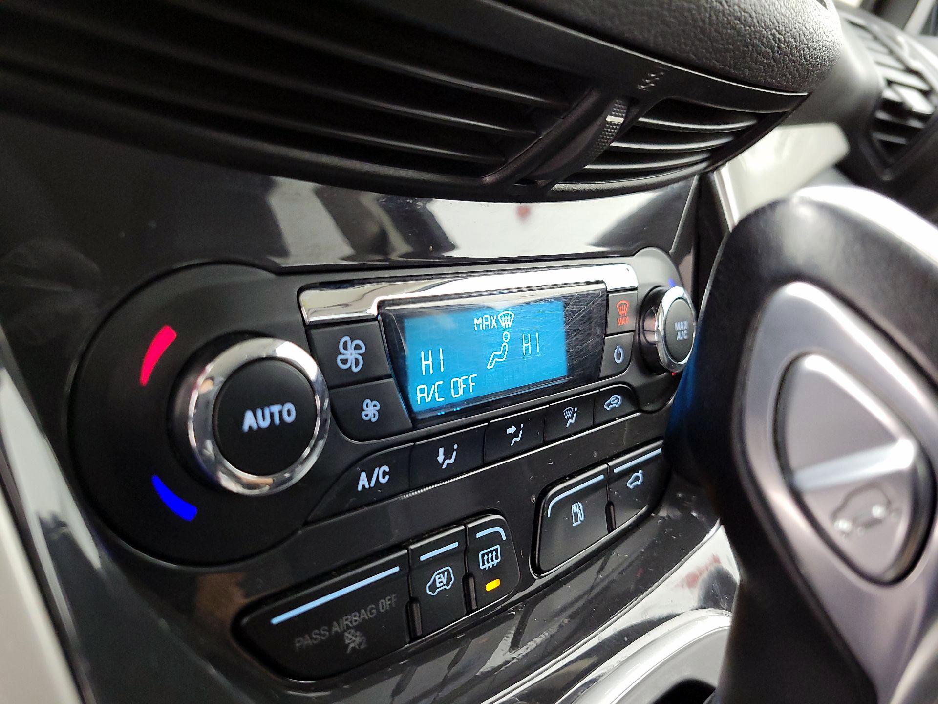 Thumbnail: 2016 Ford C-Max - 17