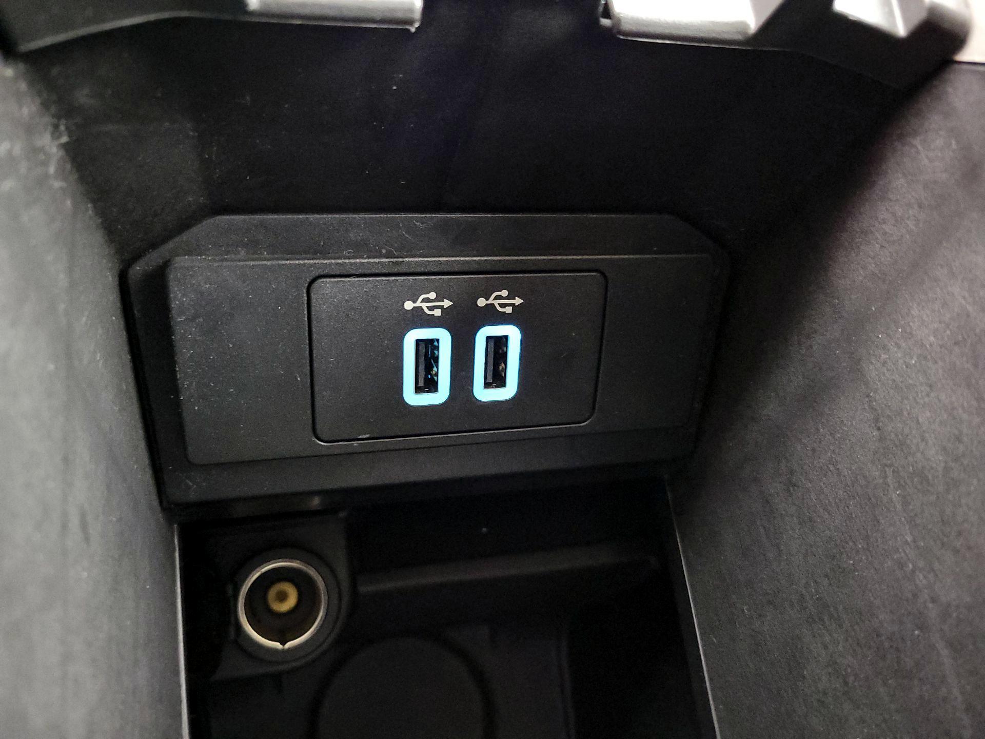 Thumbnail: 2016 Ford C-Max - 19