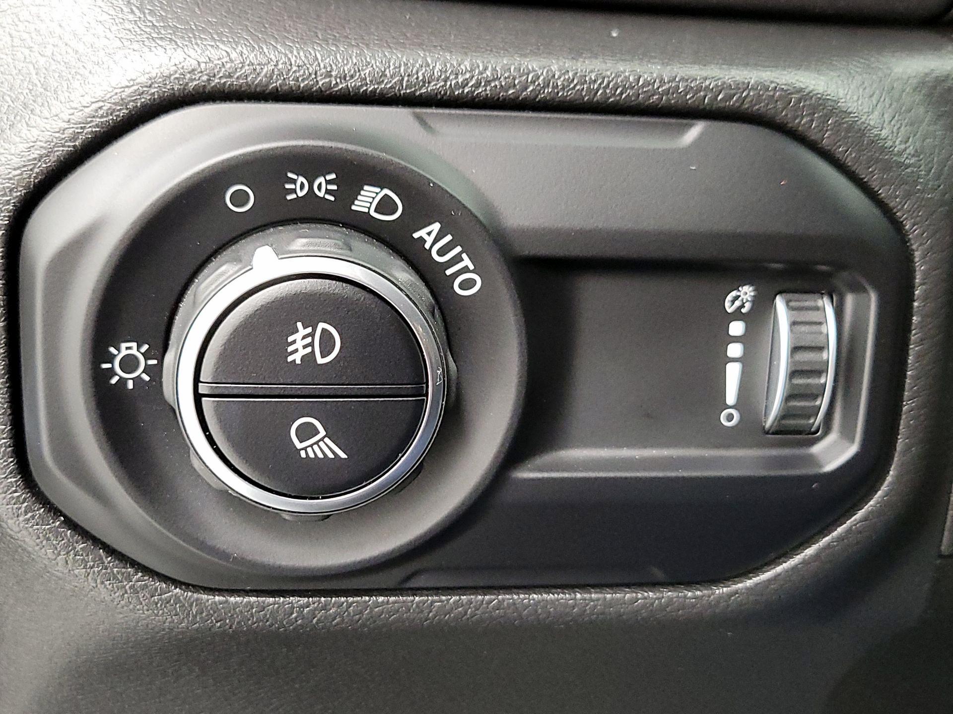 Thumbnail: 2023 Jeep Gladiator - 13