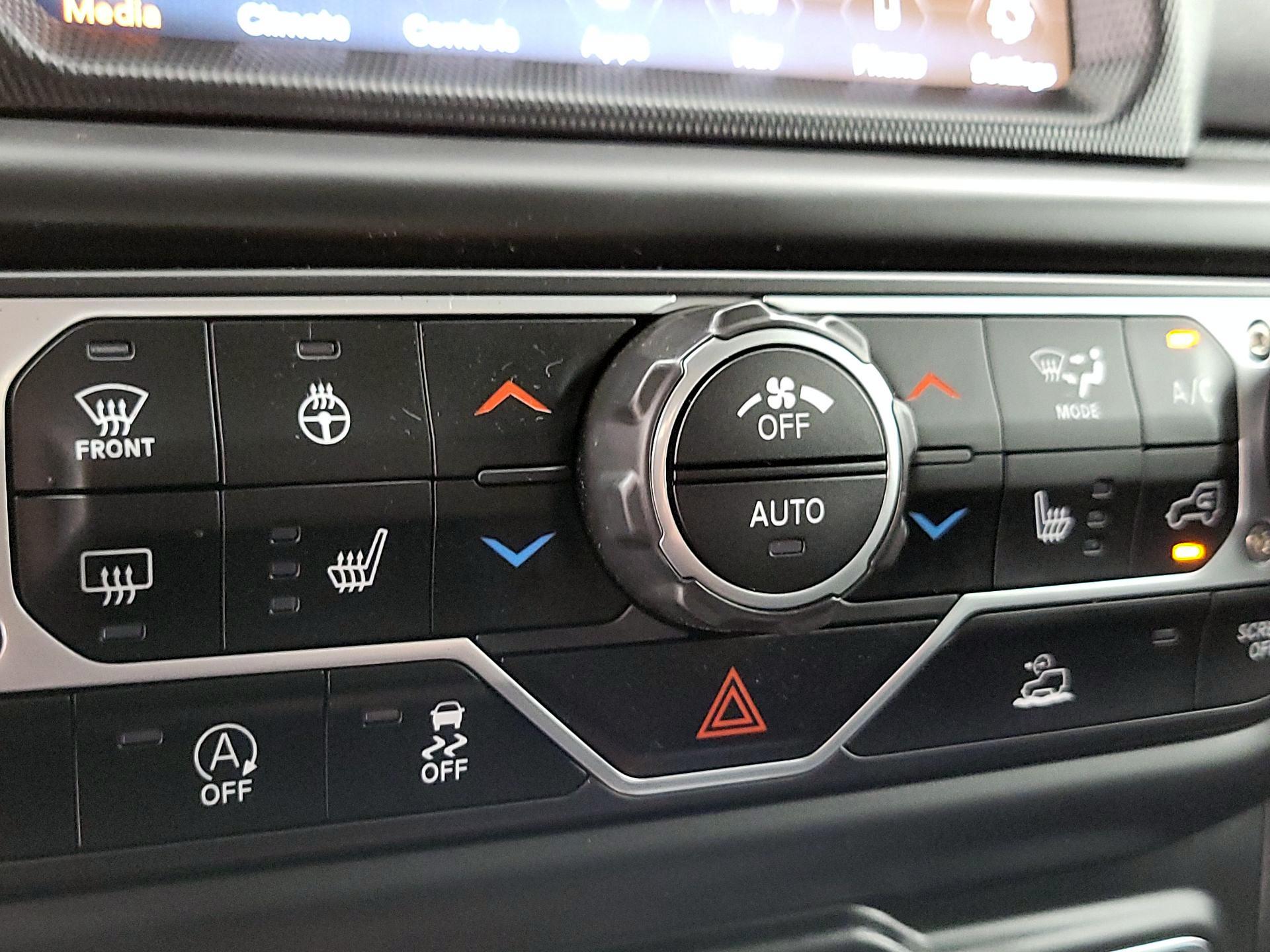 Thumbnail: 2023 Jeep Gladiator - 17