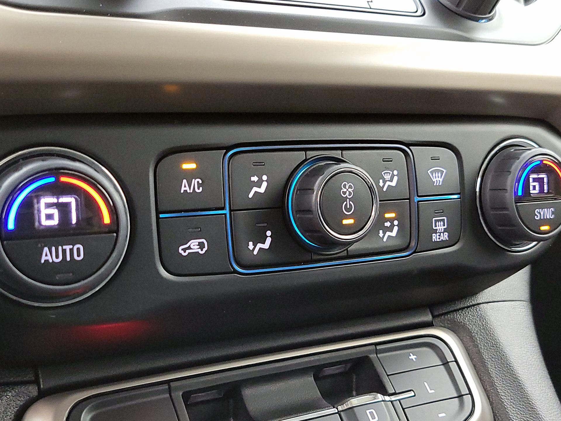 Thumbnail: 2023 GMC Acadia - 17