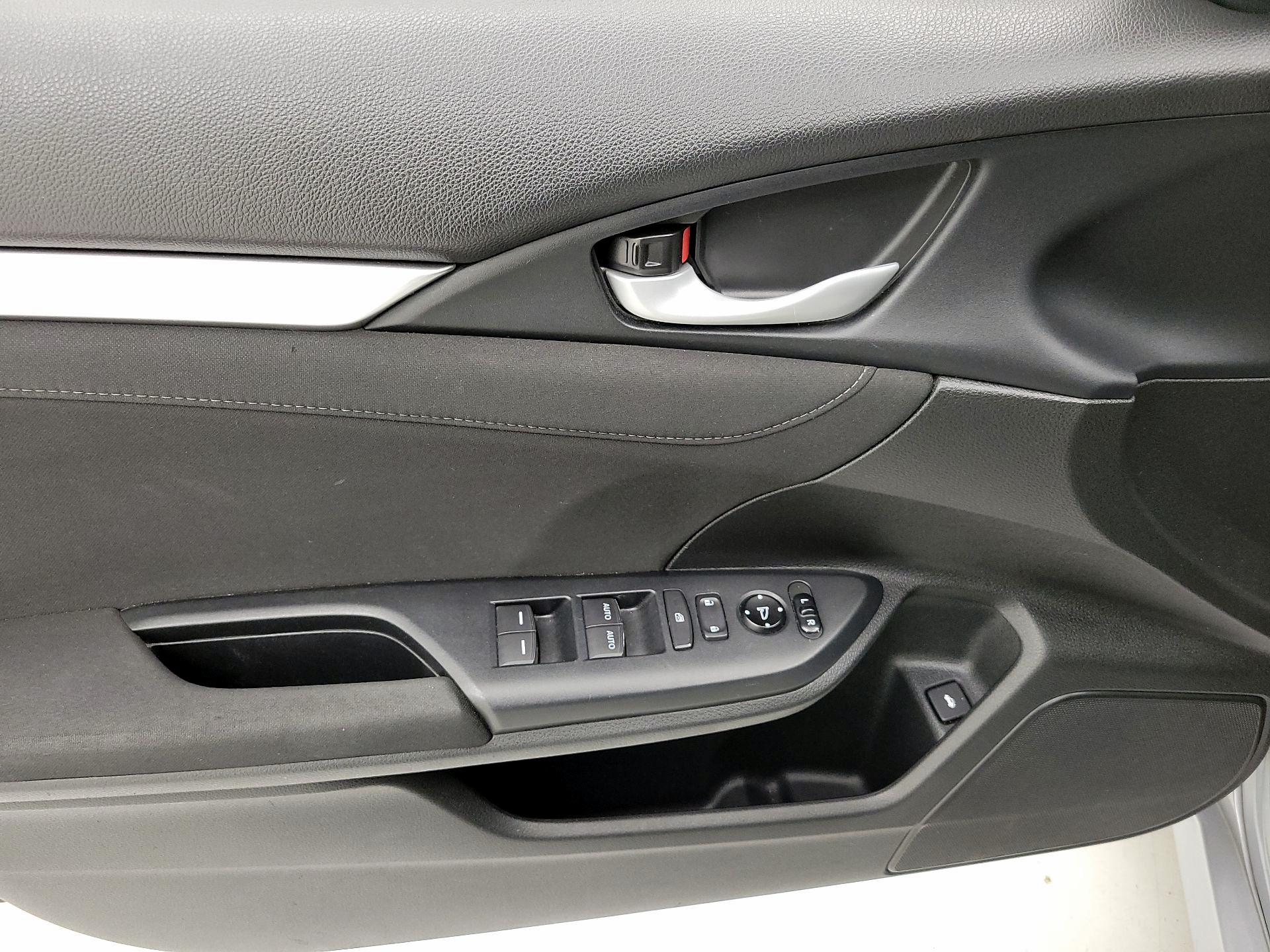 Thumbnail: 2016 Honda Civic - 12