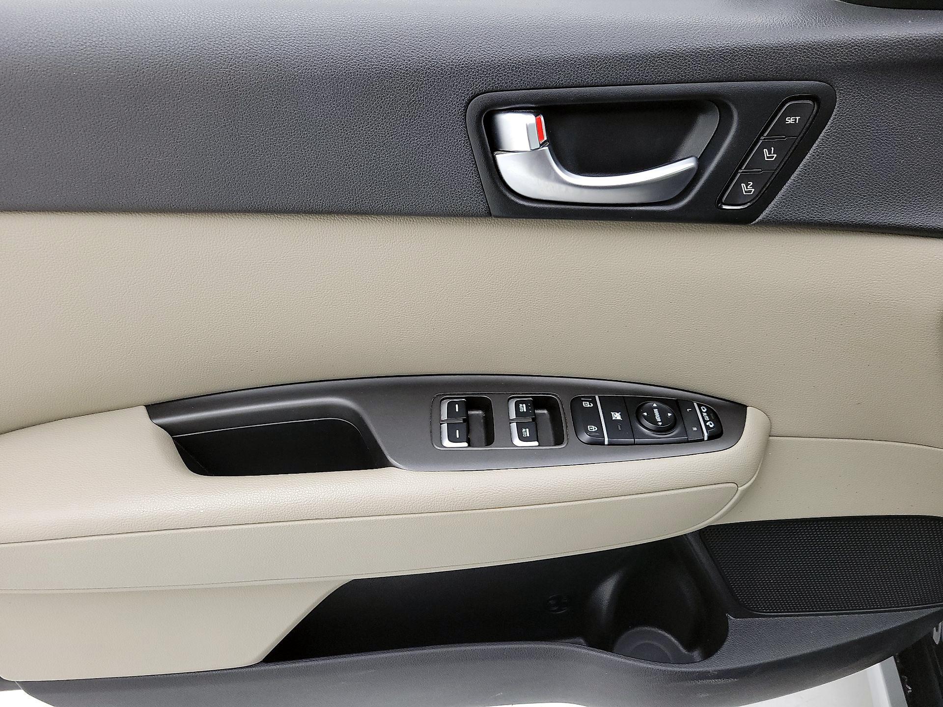 Thumbnail: 2017 Kia Optima - 12