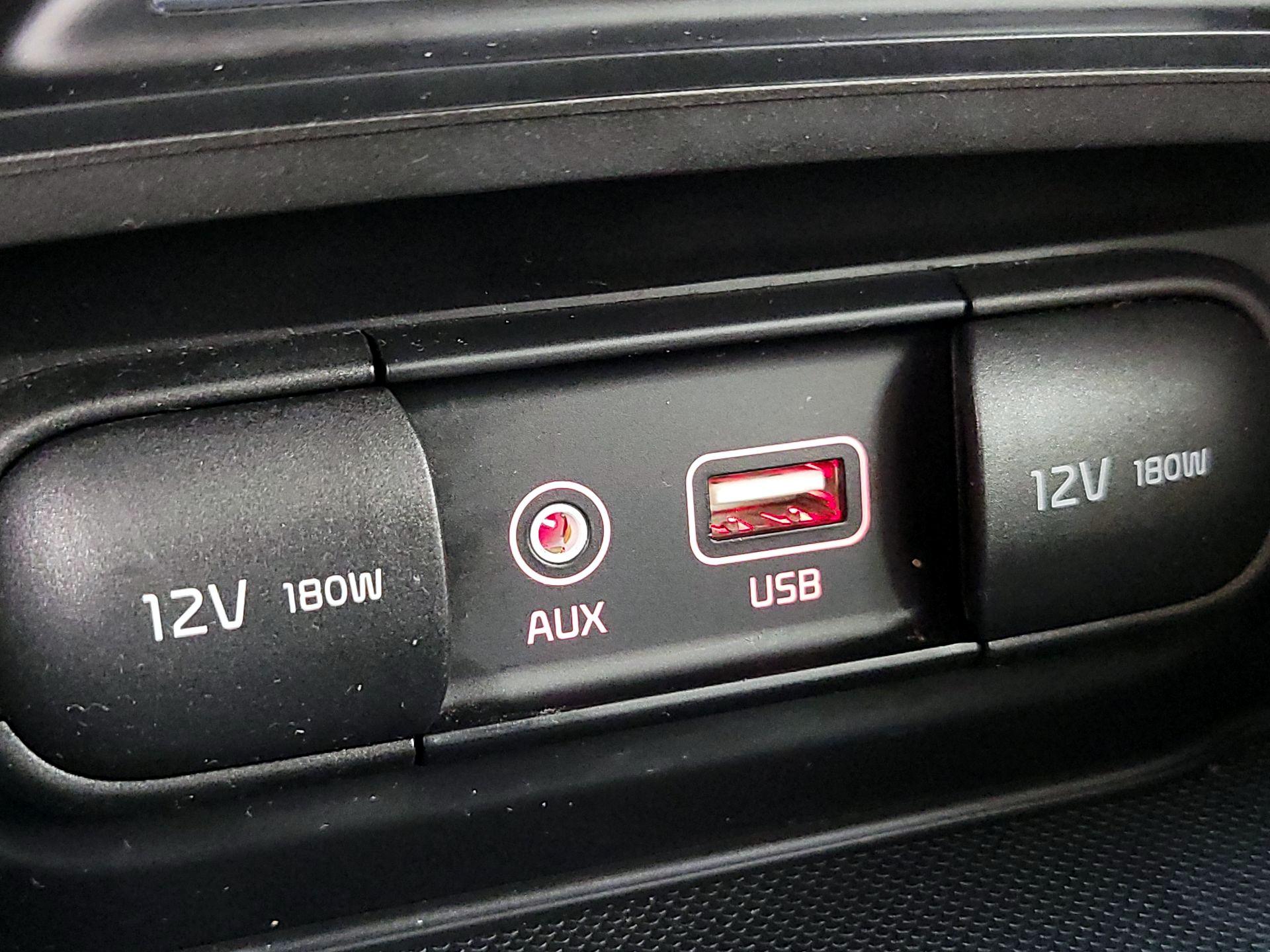 Thumbnail: 2017 Kia Optima - 18