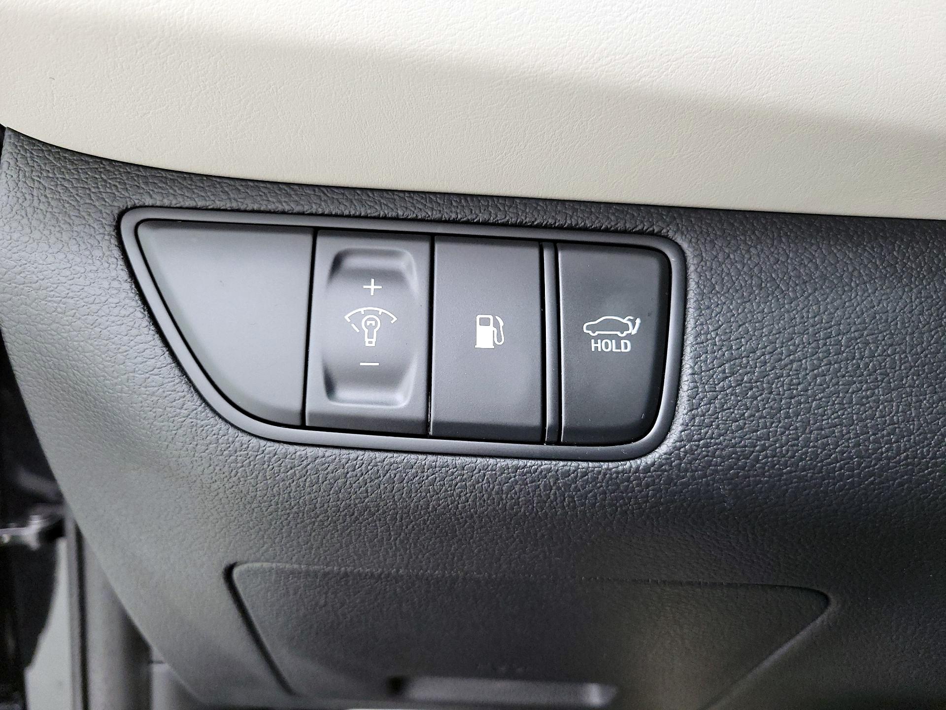 Thumbnail: 2023 Genesis G70 - 13