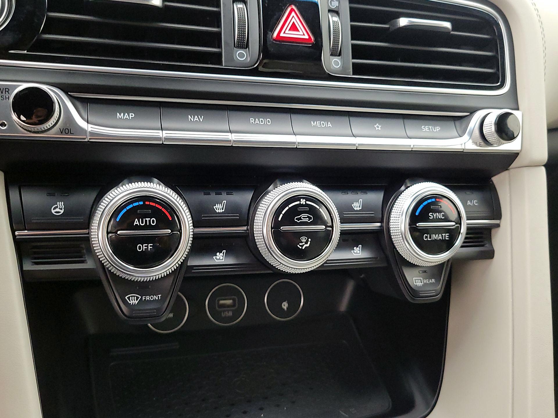 Thumbnail: 2023 Genesis G70 - 17