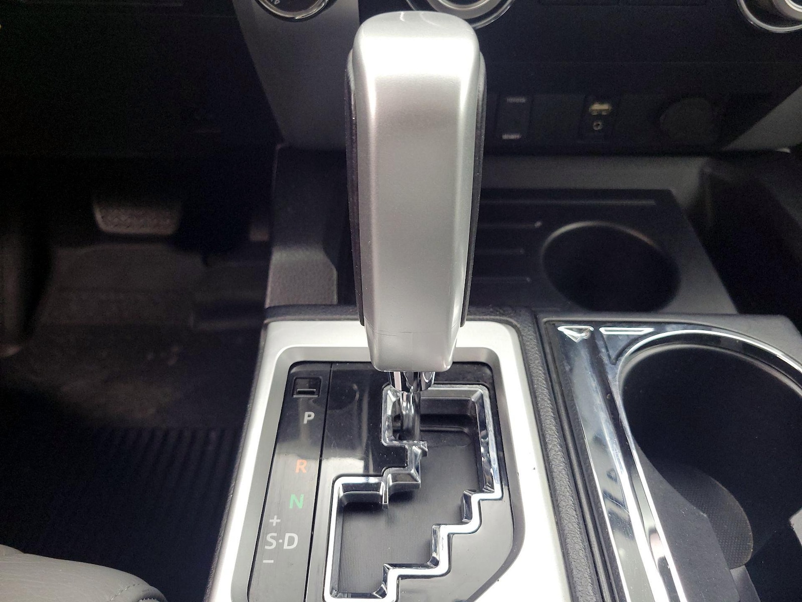 2016 Toyota Tundra Limited - Photo 19
