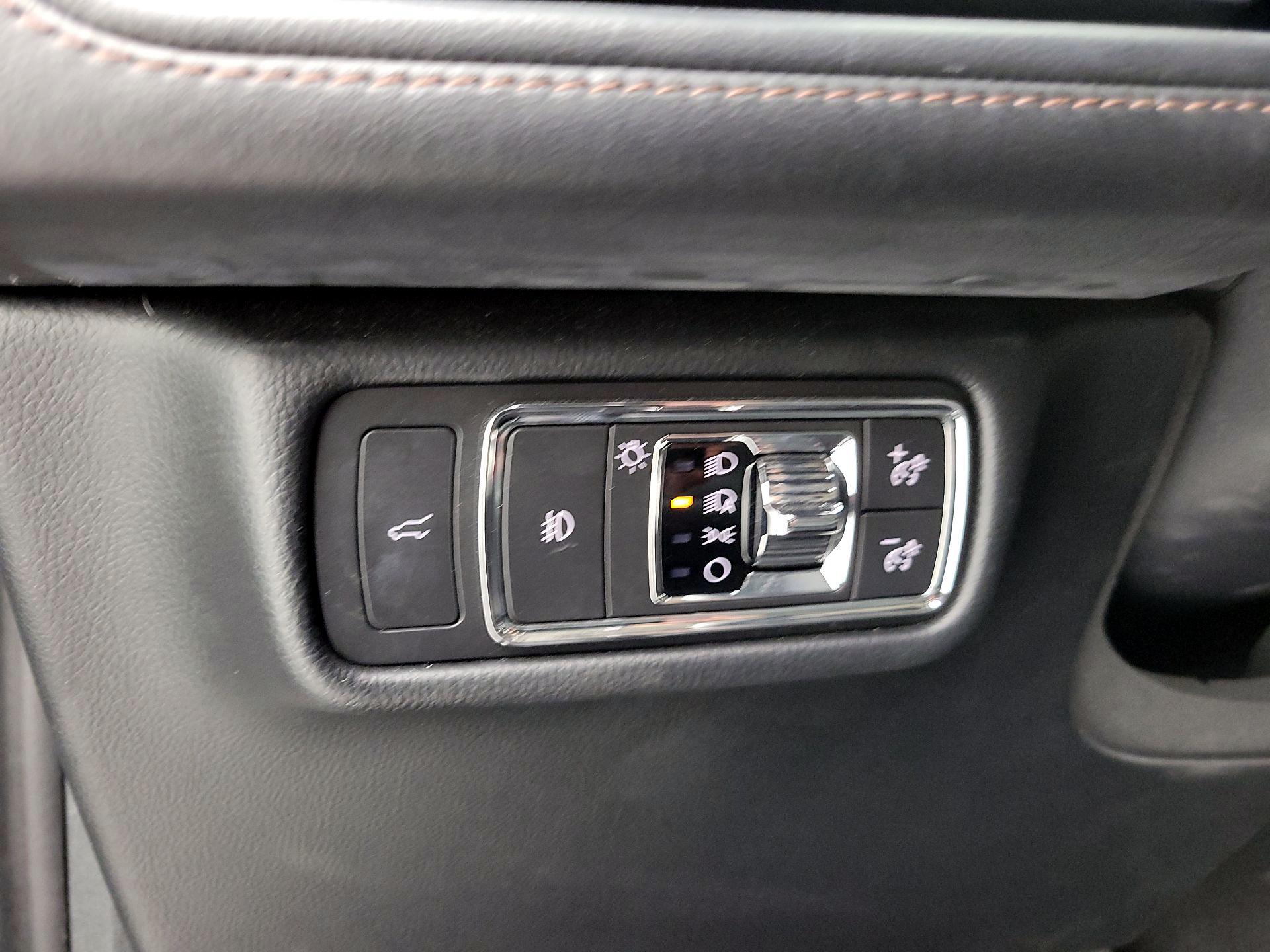 Thumbnail: 2020 Lincoln Aviator - 13