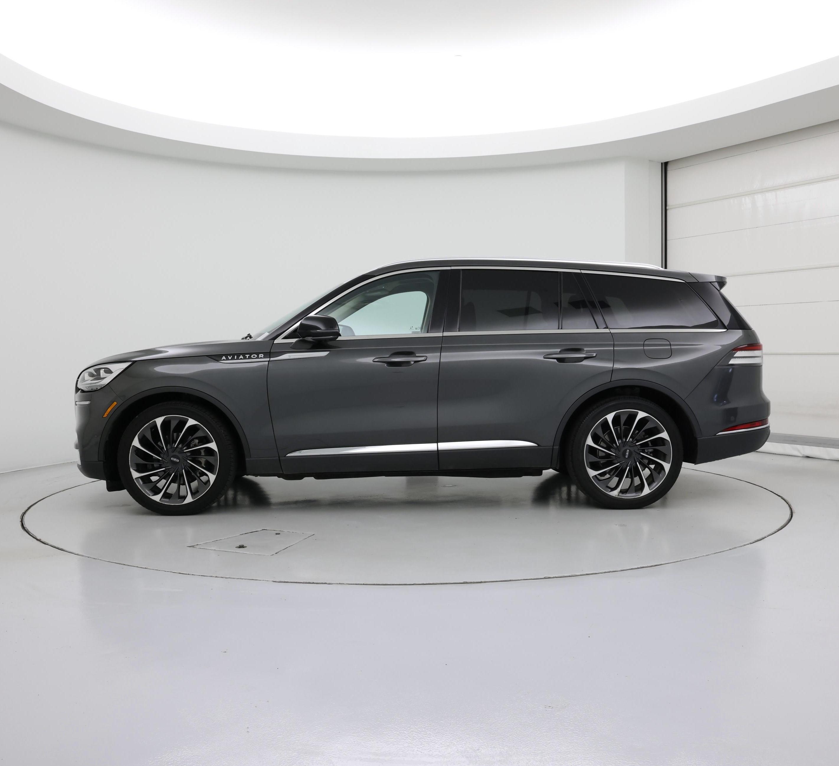 Thumbnail: 2020 Lincoln Aviator - 3