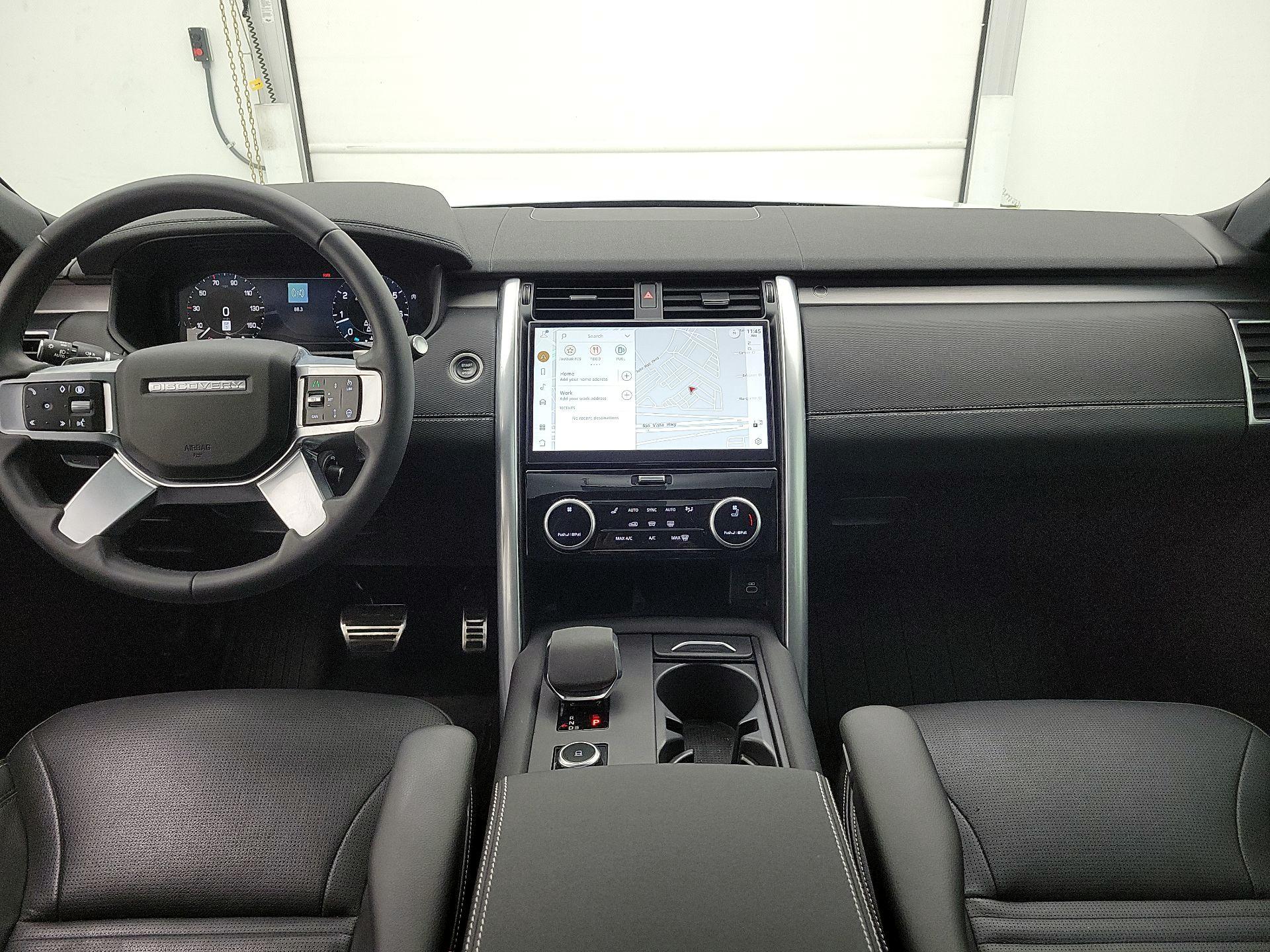 Thumbnail: 2024 Land Rover Discovery - 9