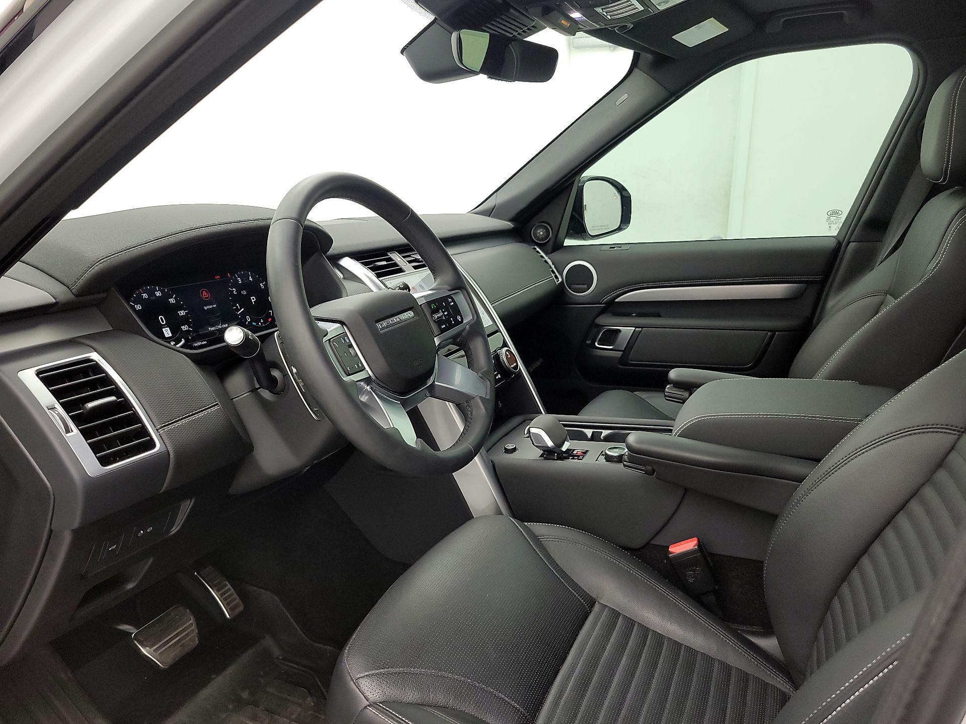 Thumbnail: 2024 Land Rover Discovery - 11