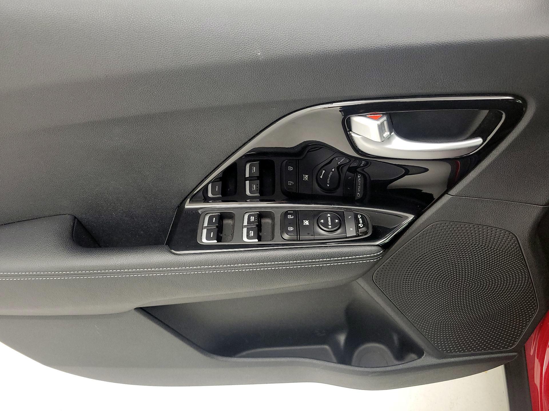 Thumbnail: 2018 Kia Niro - 12