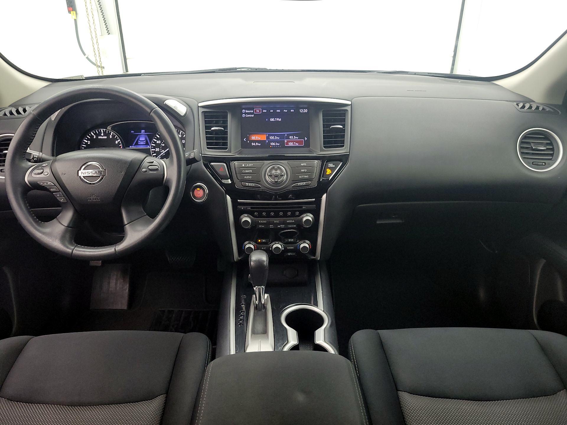 Thumbnail: 2017 Nissan Pathfinder - 9