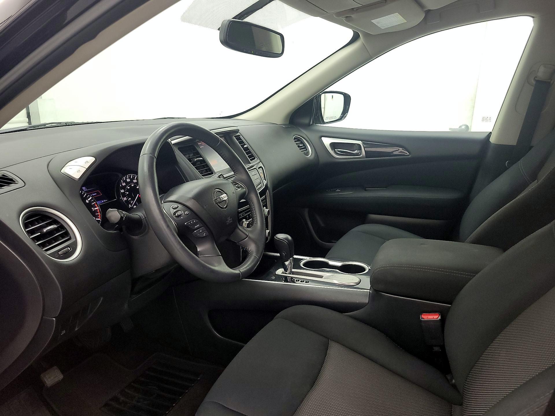 Thumbnail: 2017 Nissan Pathfinder - 11