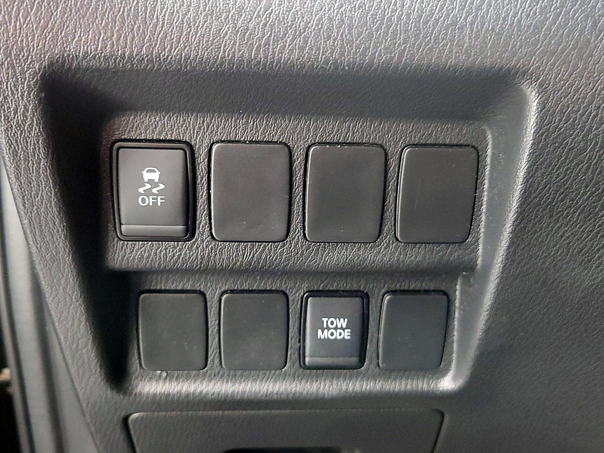 Thumbnail: 2017 Nissan Pathfinder - 13