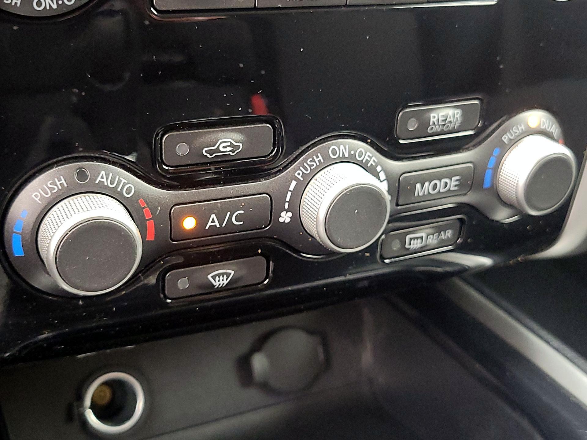 Thumbnail: 2017 Nissan Pathfinder - 16