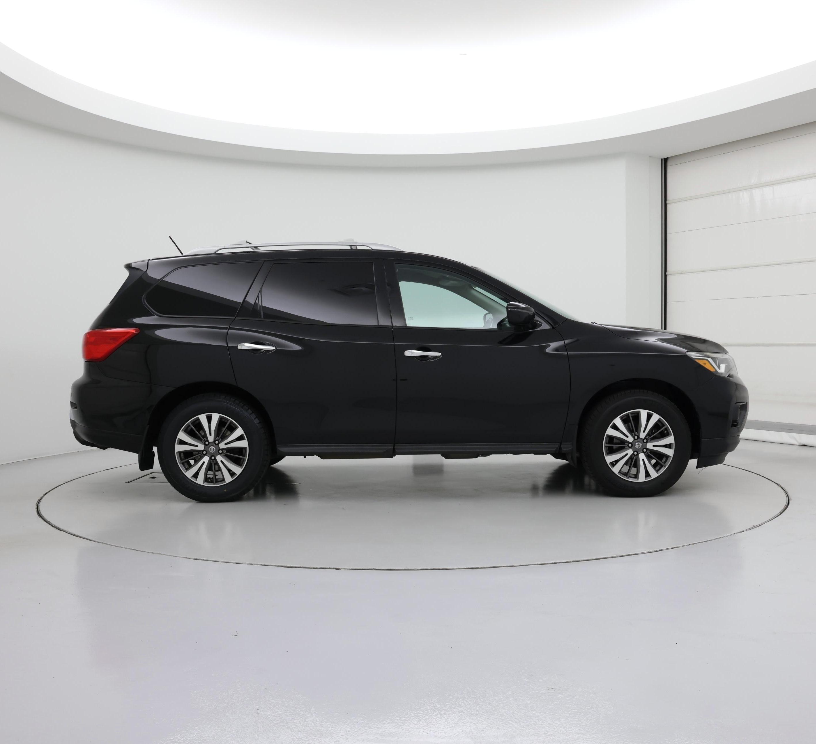 Thumbnail: 2017 Nissan Pathfinder - 7