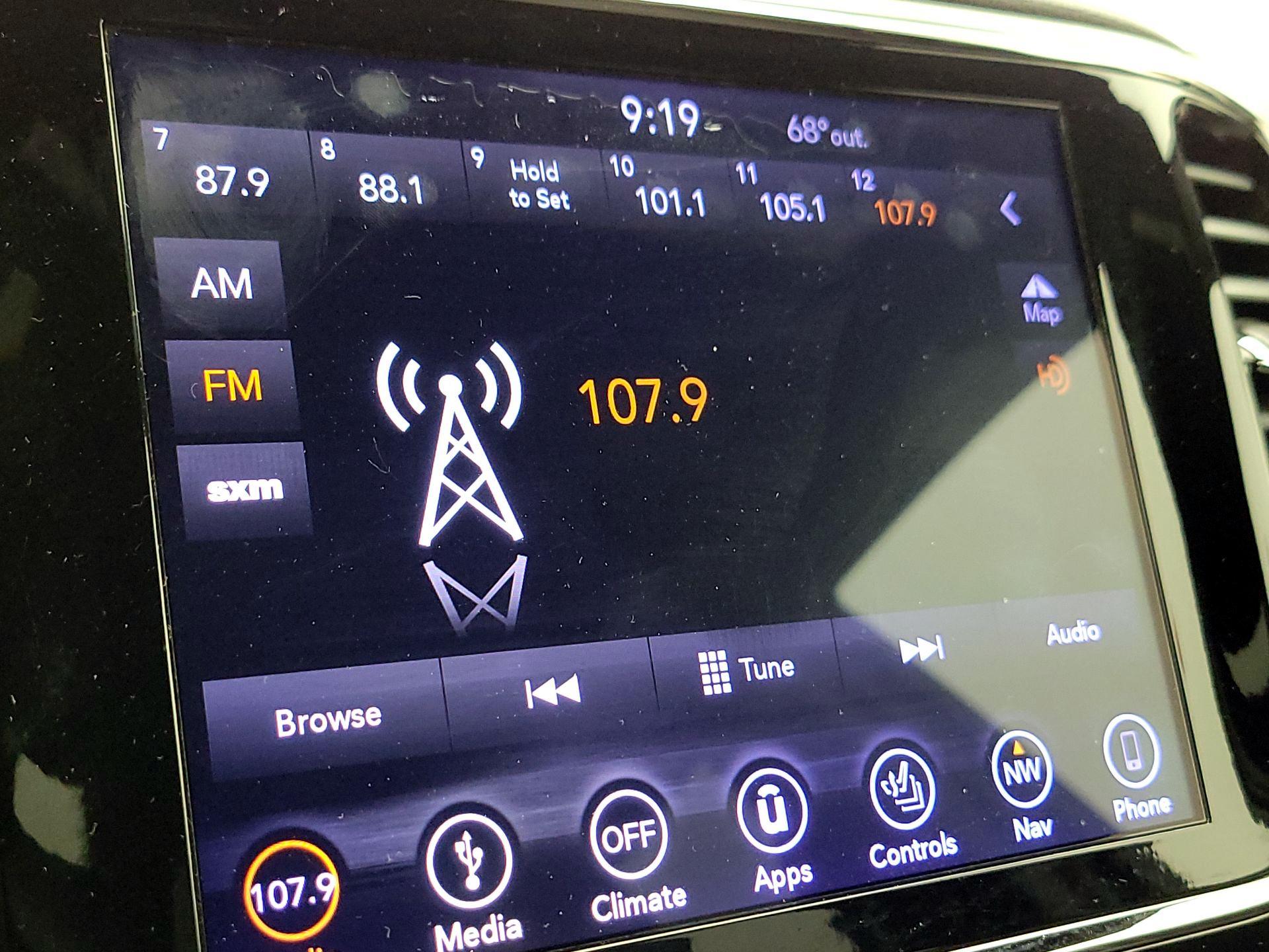 Thumbnail: 2019 Jeep Grand Cherokee - 16