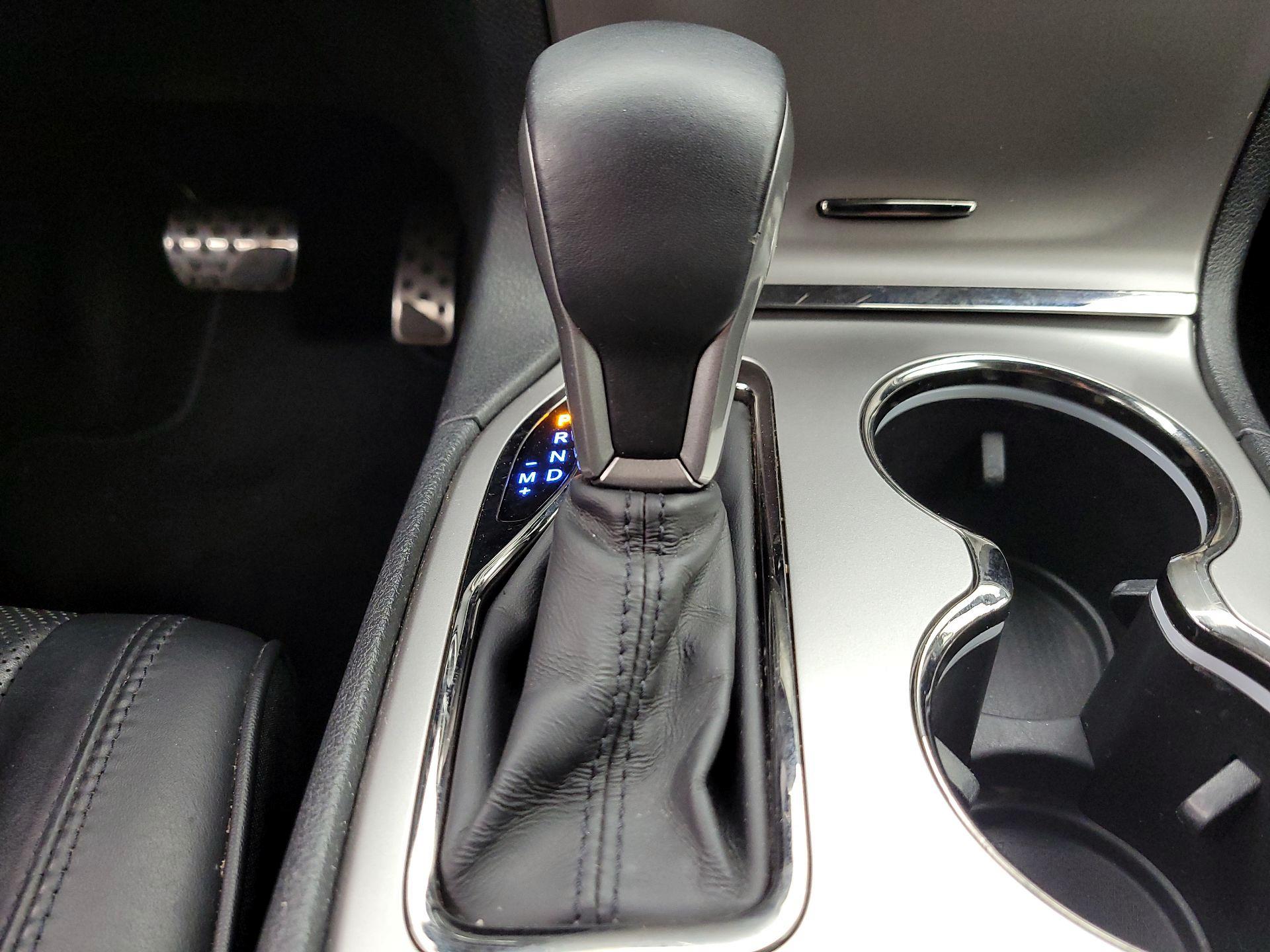 Thumbnail: 2019 Jeep Grand Cherokee - 18