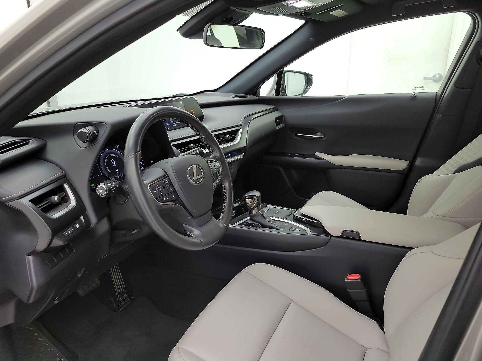 Thumbnail: 2021 Lexus UX - 11