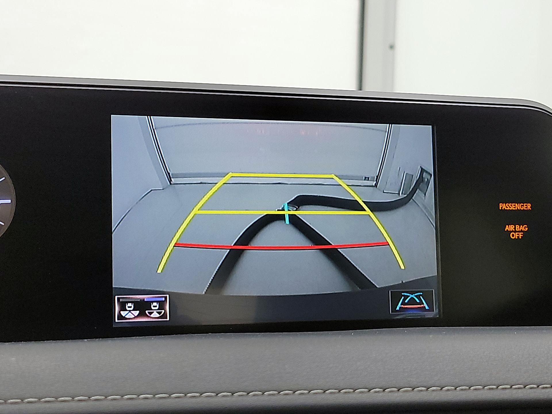 Thumbnail: 2021 Lexus UX - 14